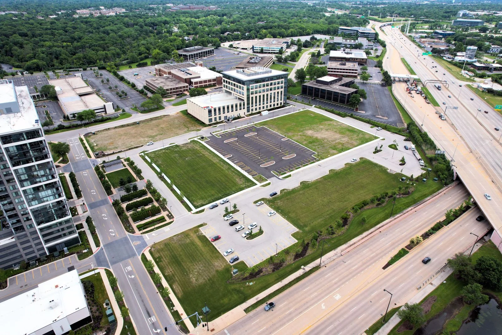 Oakbrook Commons — Lease in Oak Brook, IL, photo 3 of 8