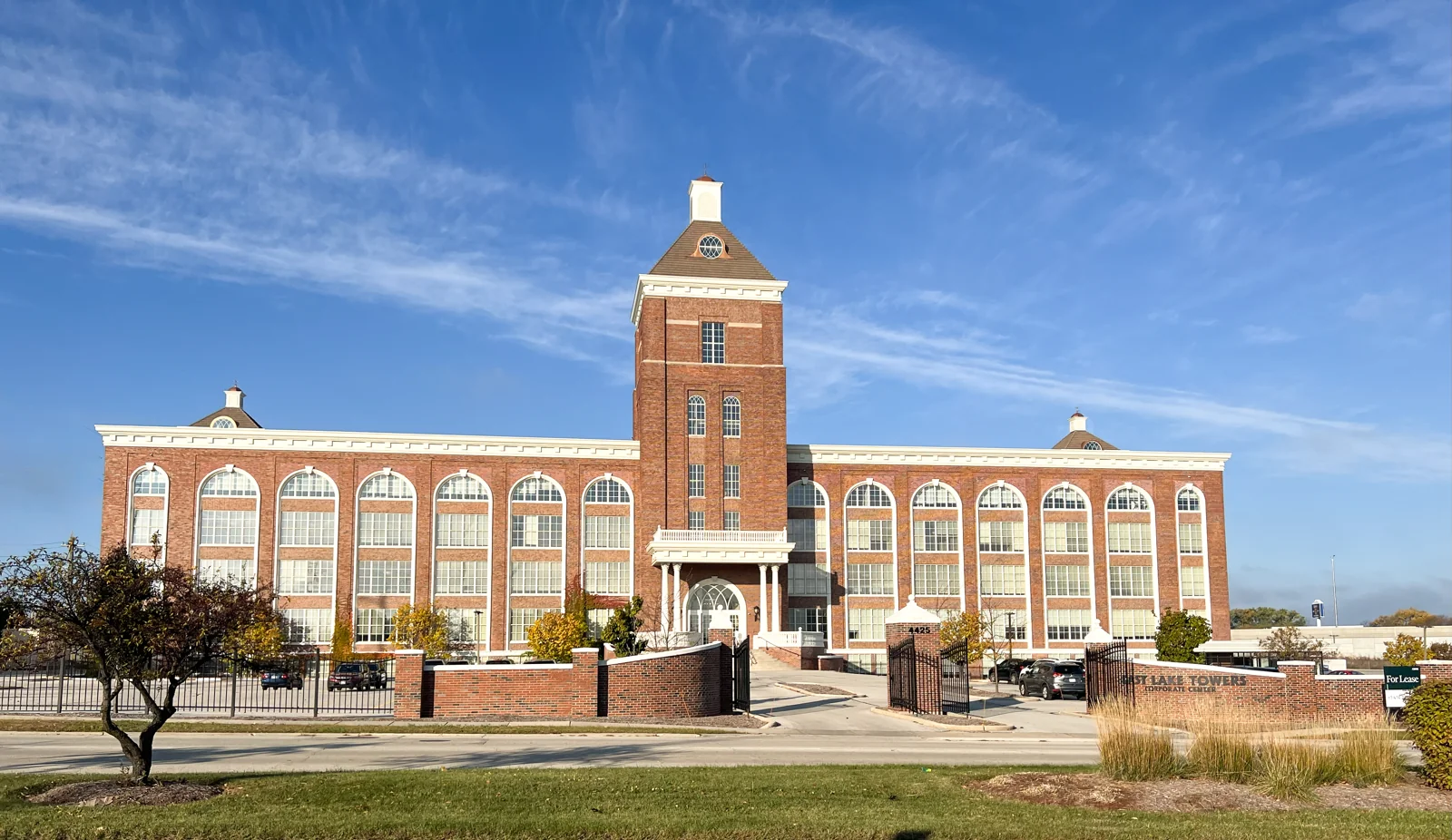 East Lake Towers — Lease in Glendale, WI, photo 1 of 8