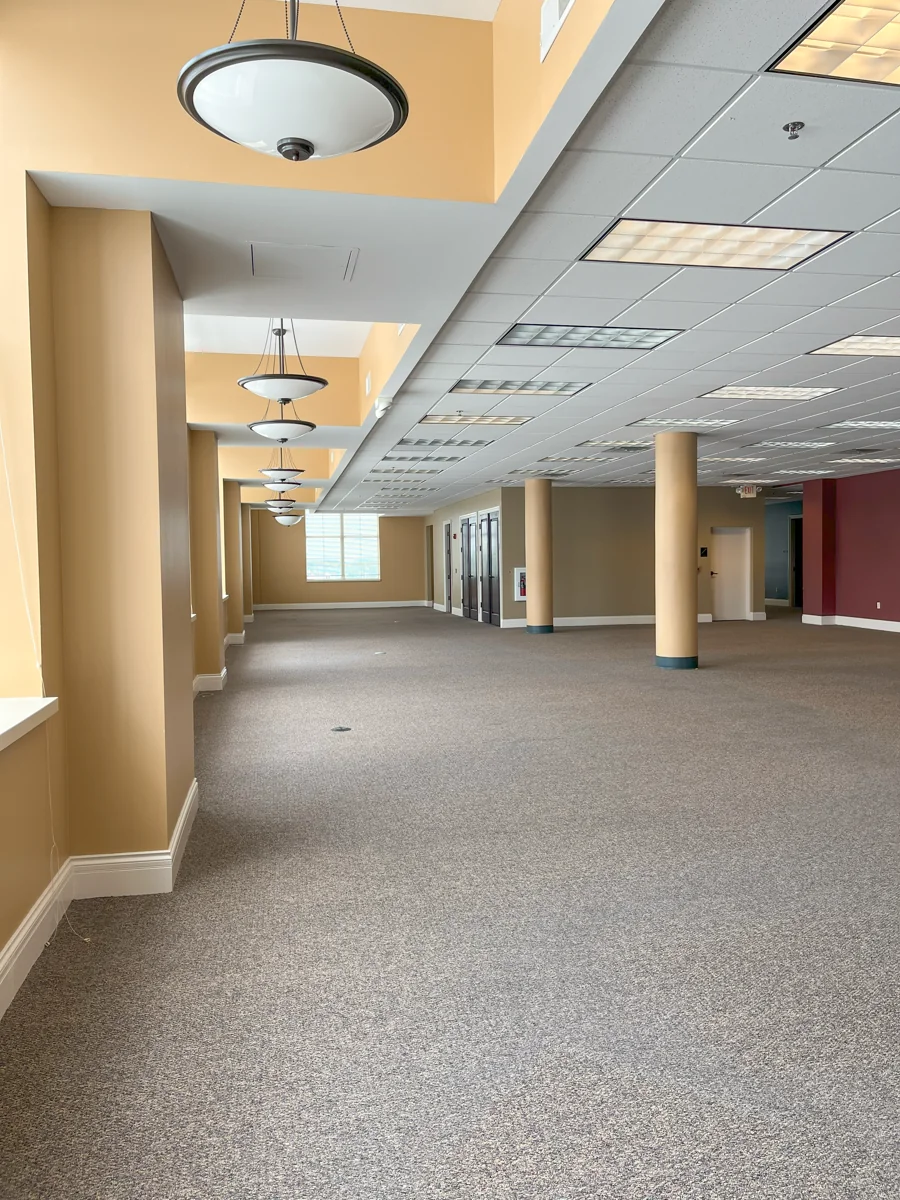 East Lake Towers — Lease in Glendale, WI, photo 4 of 8