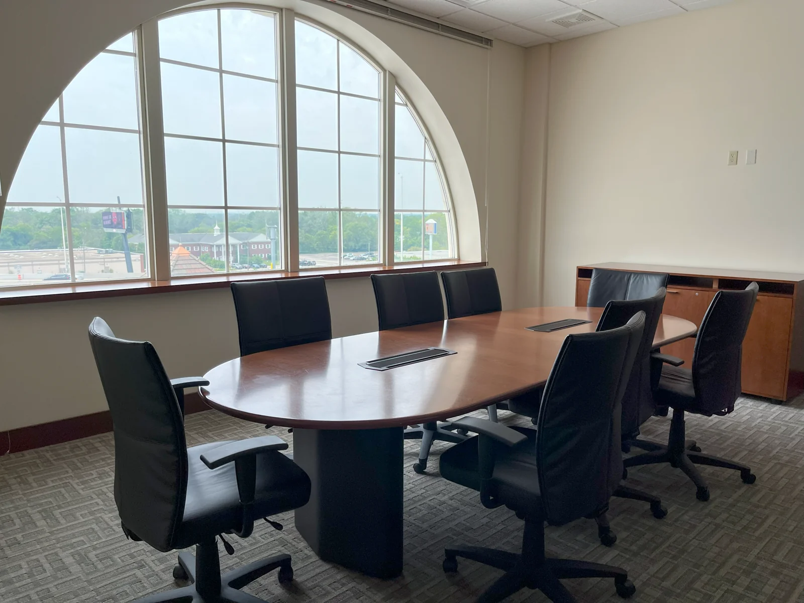 East Lake Towers — Lease in Glendale, WI, photo 5 of 8