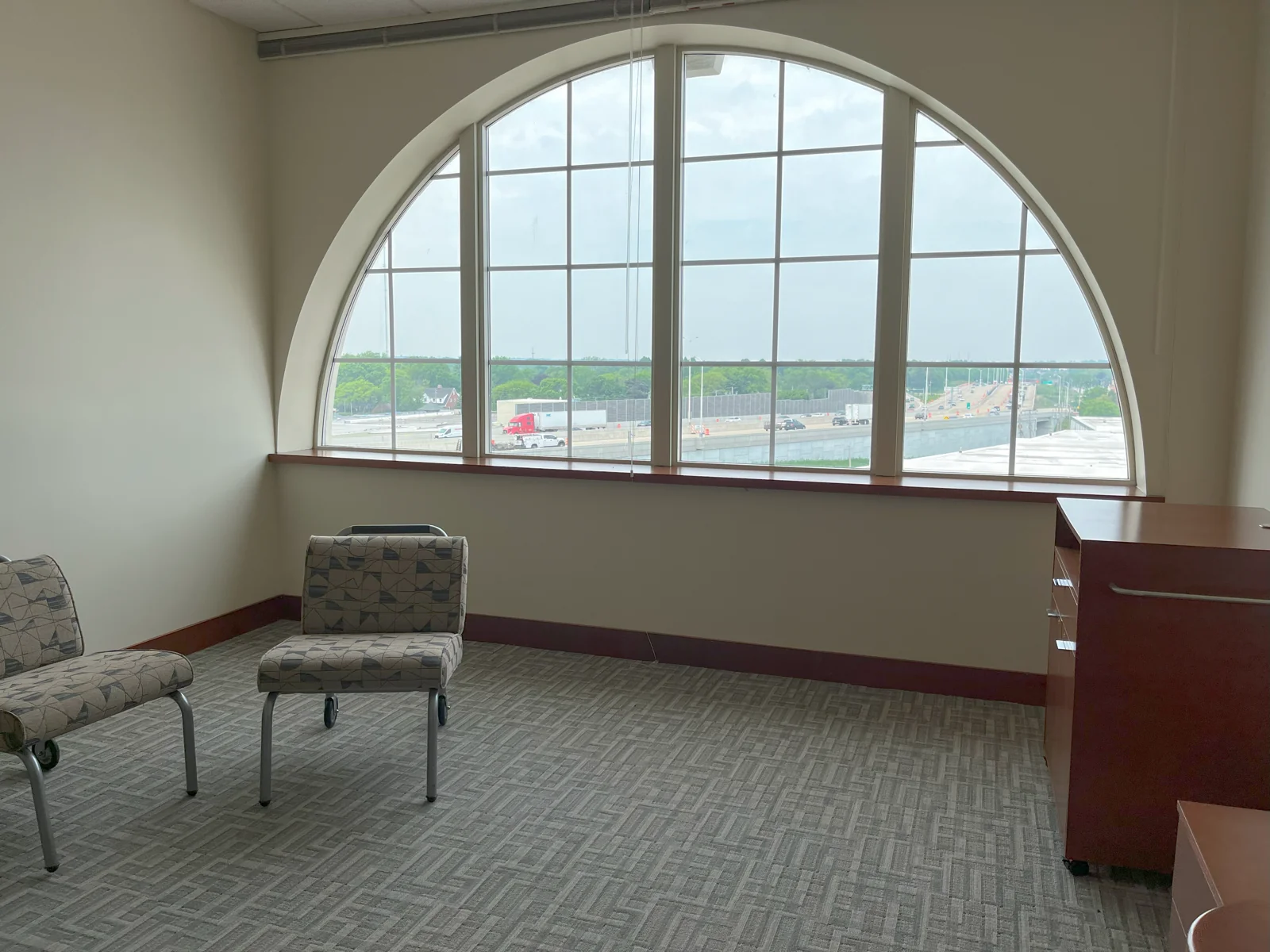 East Lake Towers — Lease in Glendale, WI, photo 7 of 8