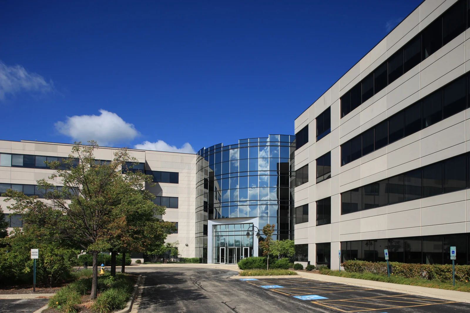Continental Executive Park — Lease in Vernon Hills, IL, photo 1 of 3