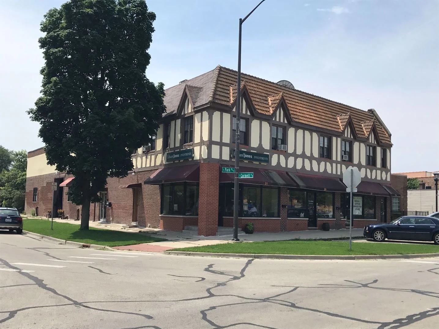 27 E Park Blvd — Lease in Villa Park, IL, photo 4 of 6