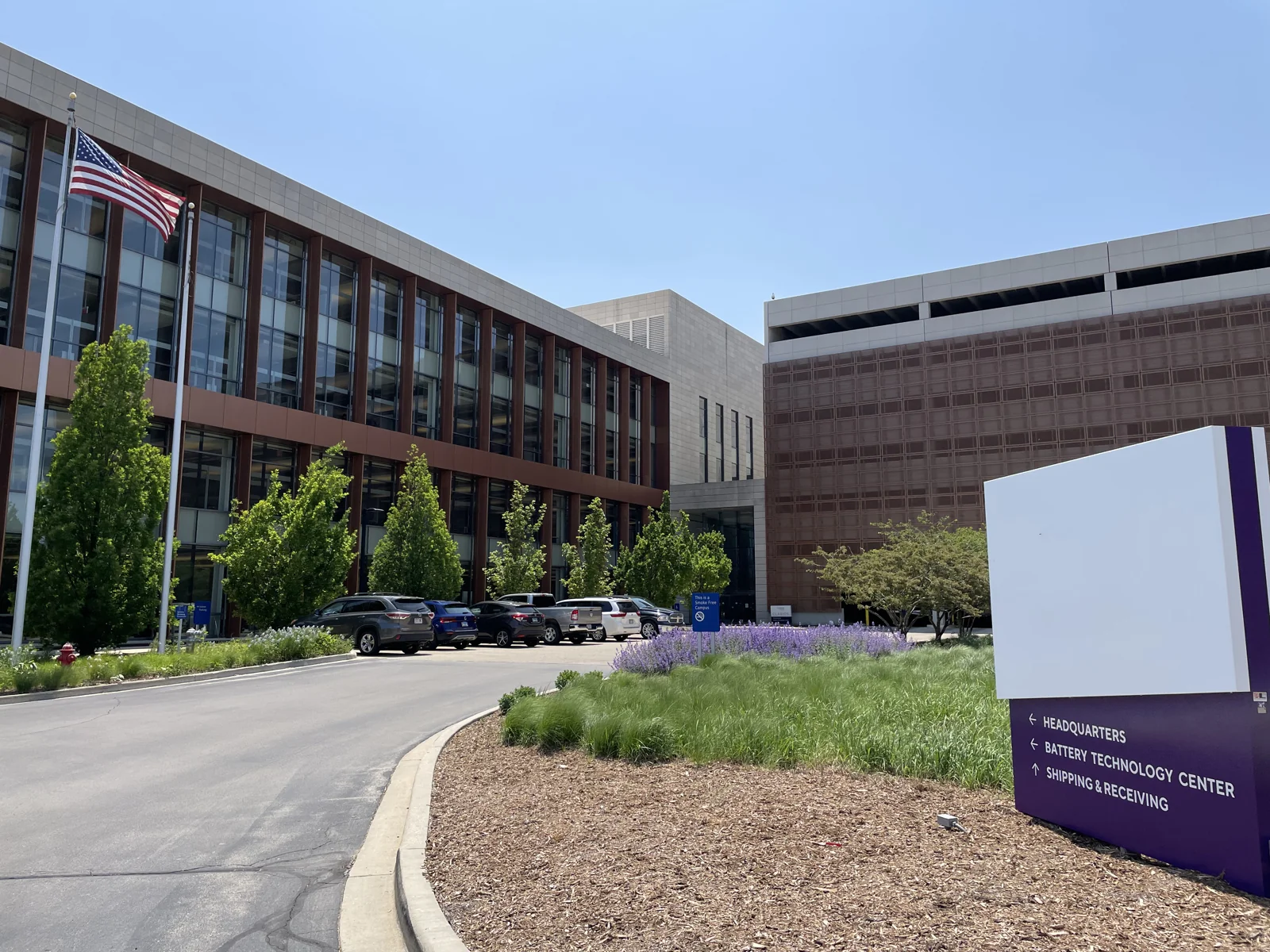 Johnson Controls Glendale Campus — Lease in Glendale, WI, photo 4 of 7