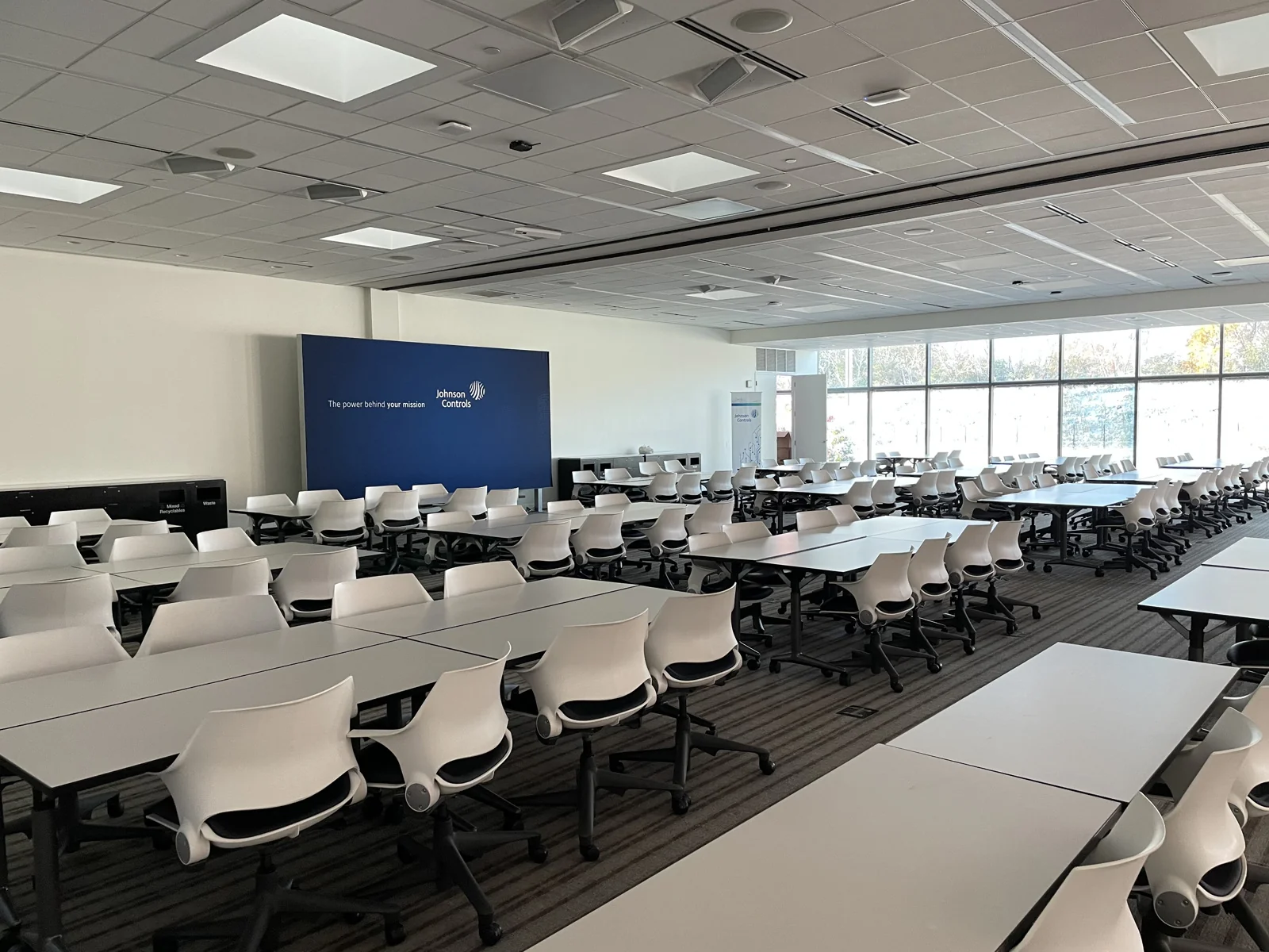 Johnson Controls Glendale Campus — Lease in Glendale, WI, photo 7 of 7
