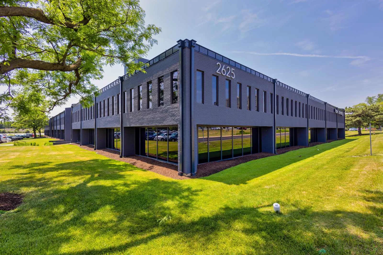 26 Twenty Five - photo 2 - Oak Brook, IL