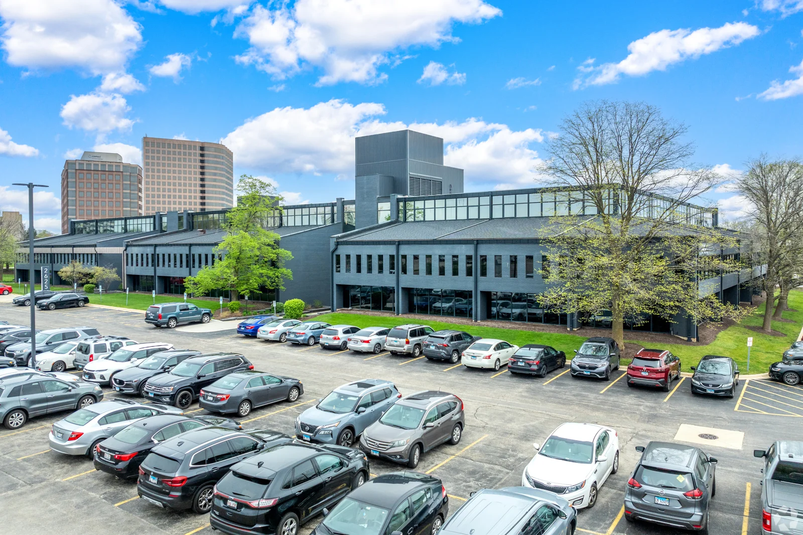 26 Twenty Five - photo 3 - Oak Brook, IL