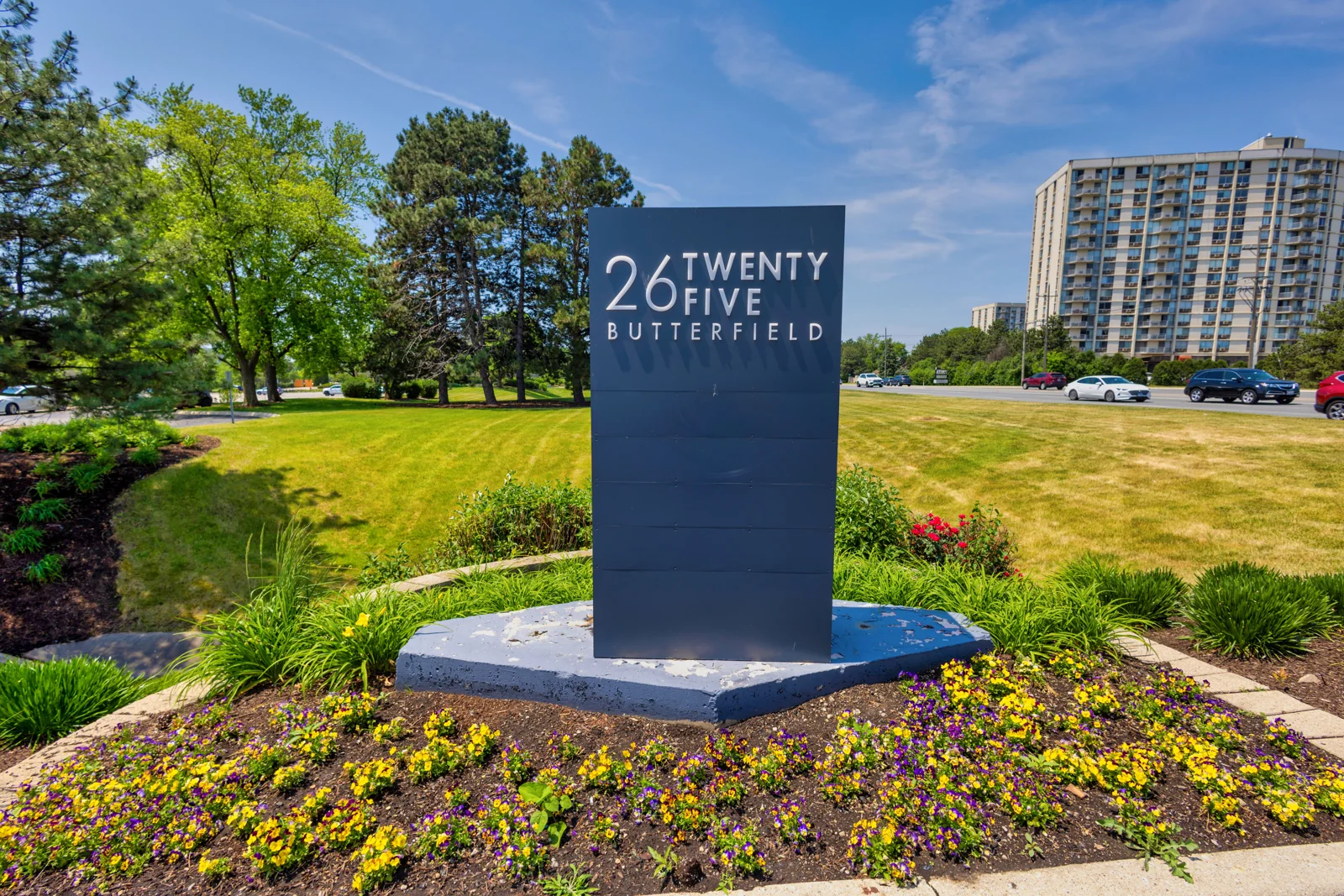 26 Twenty Five - photo 4 - Oak Brook, IL