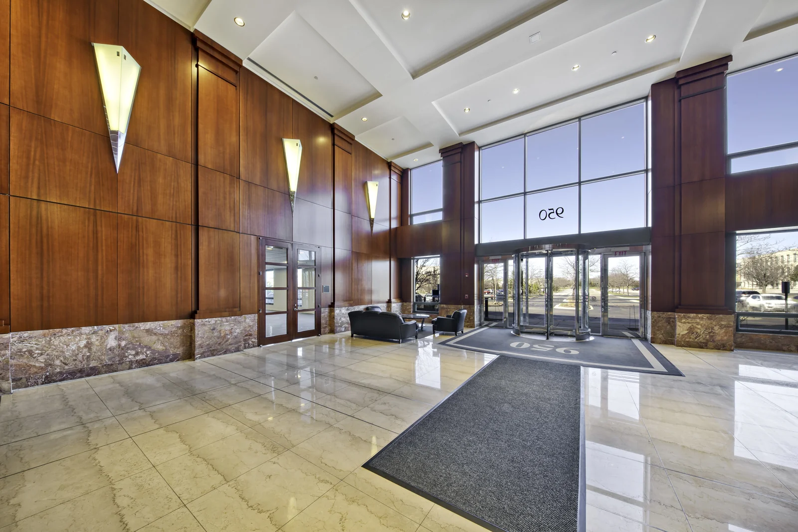 Pine Meadow Corporate Center II — Lease in Libertyville, IL, photo 2 of 8