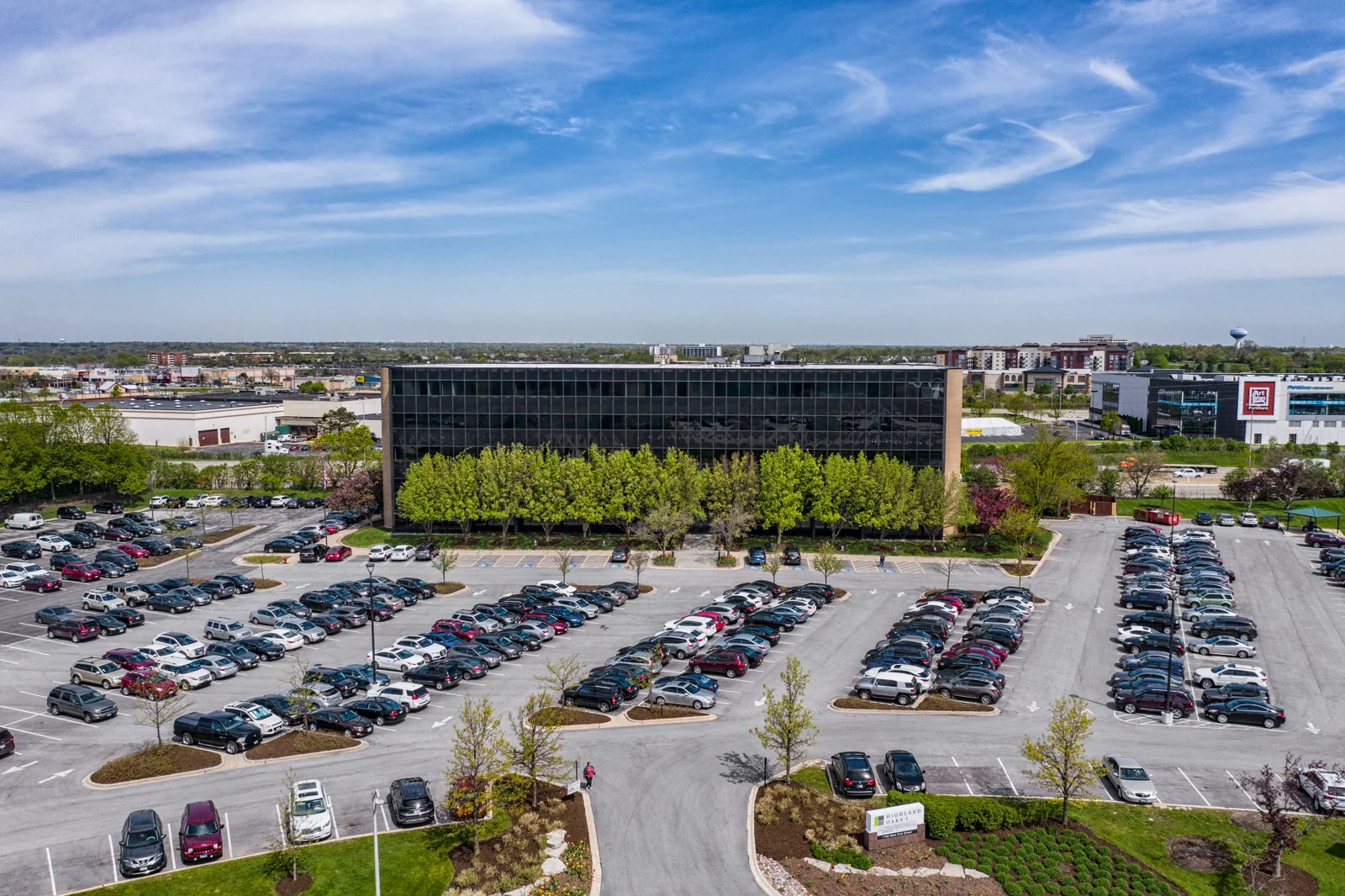 Highland Oaks — Lease in Downers Grove, IL, photo 3 of 4