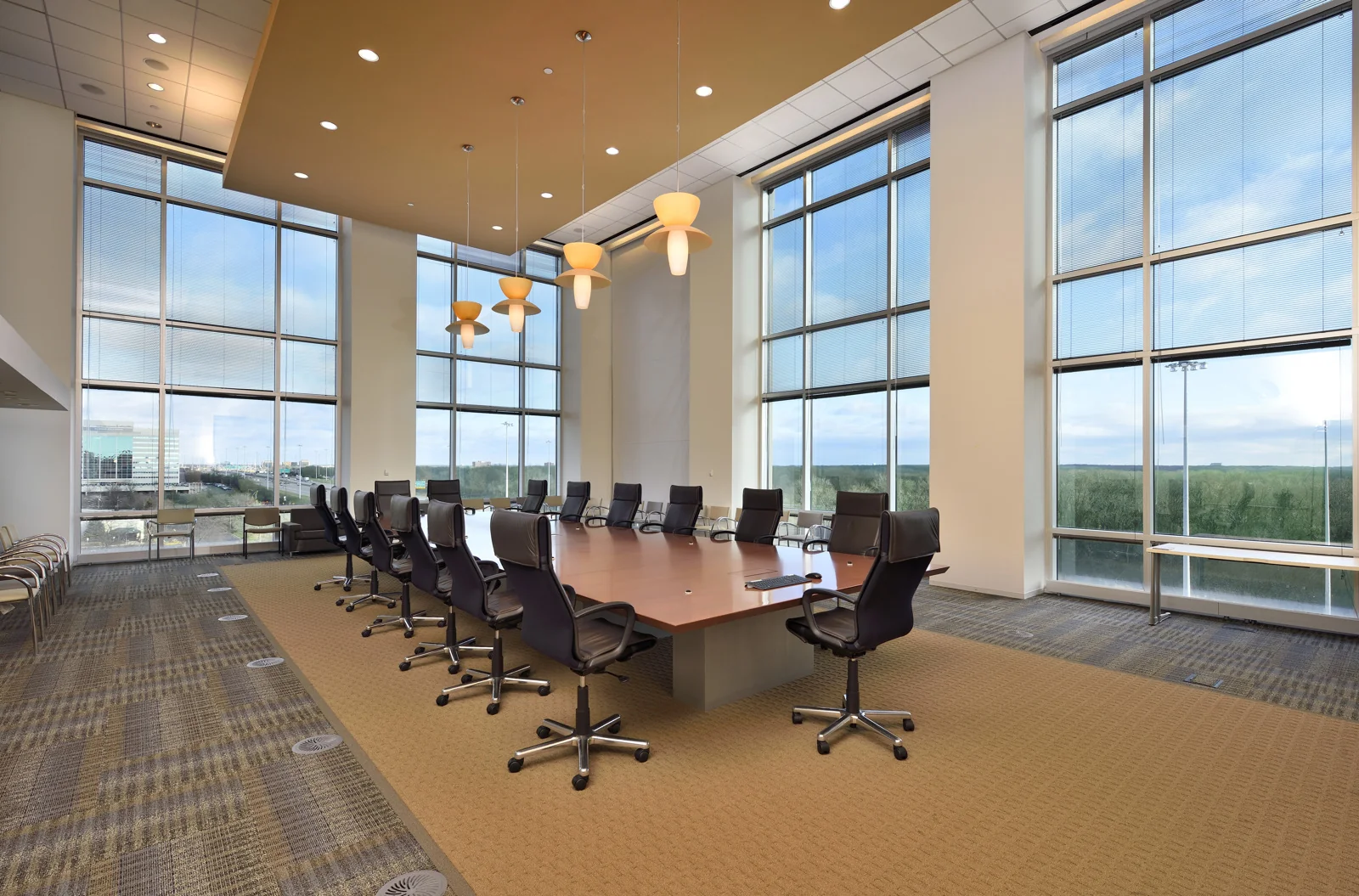 Woodfield Preserve Office Center II — Lease in Schaumburg, IL, photo 6 of 8