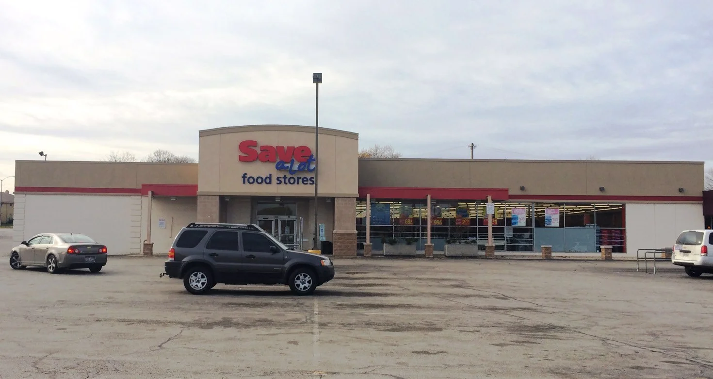 Hampton Shopping Center — Lease in Milwaukee, WI, photo 1 of 2