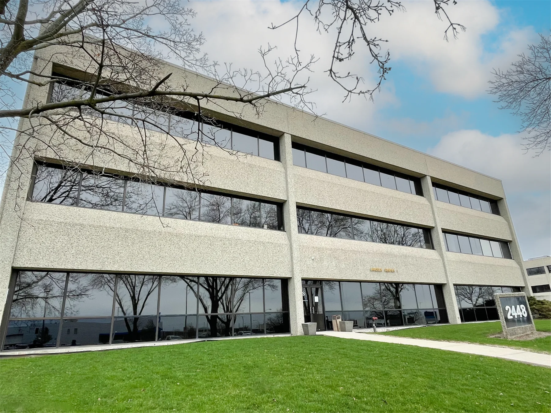 Lincoln Center I — Lease in West Allis, WI, photo 4 of 8