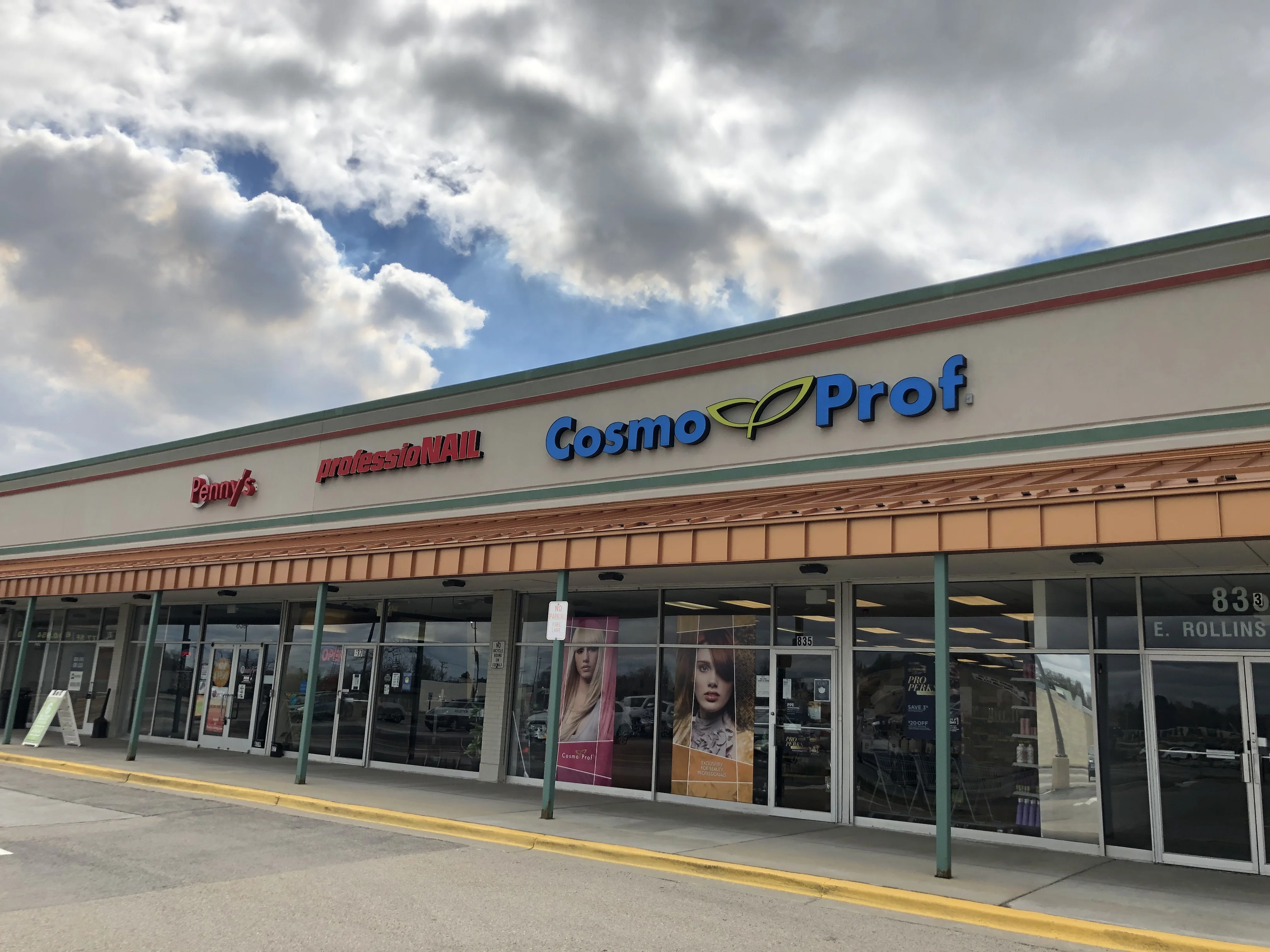 Round Lake Commons — Lease in Round Lake, IL, photo 6 of 7