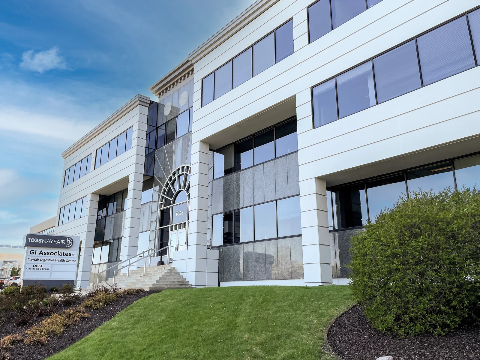 Mayfair Corporate Center — Lease in Wauwatosa, WI, photo 2 of 8