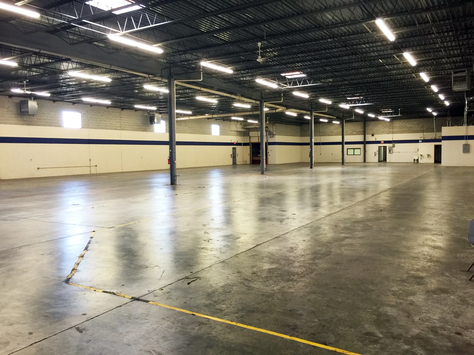 300 S Westgate Drive — Lease in Carol Stream, IL, photo 2 of 3