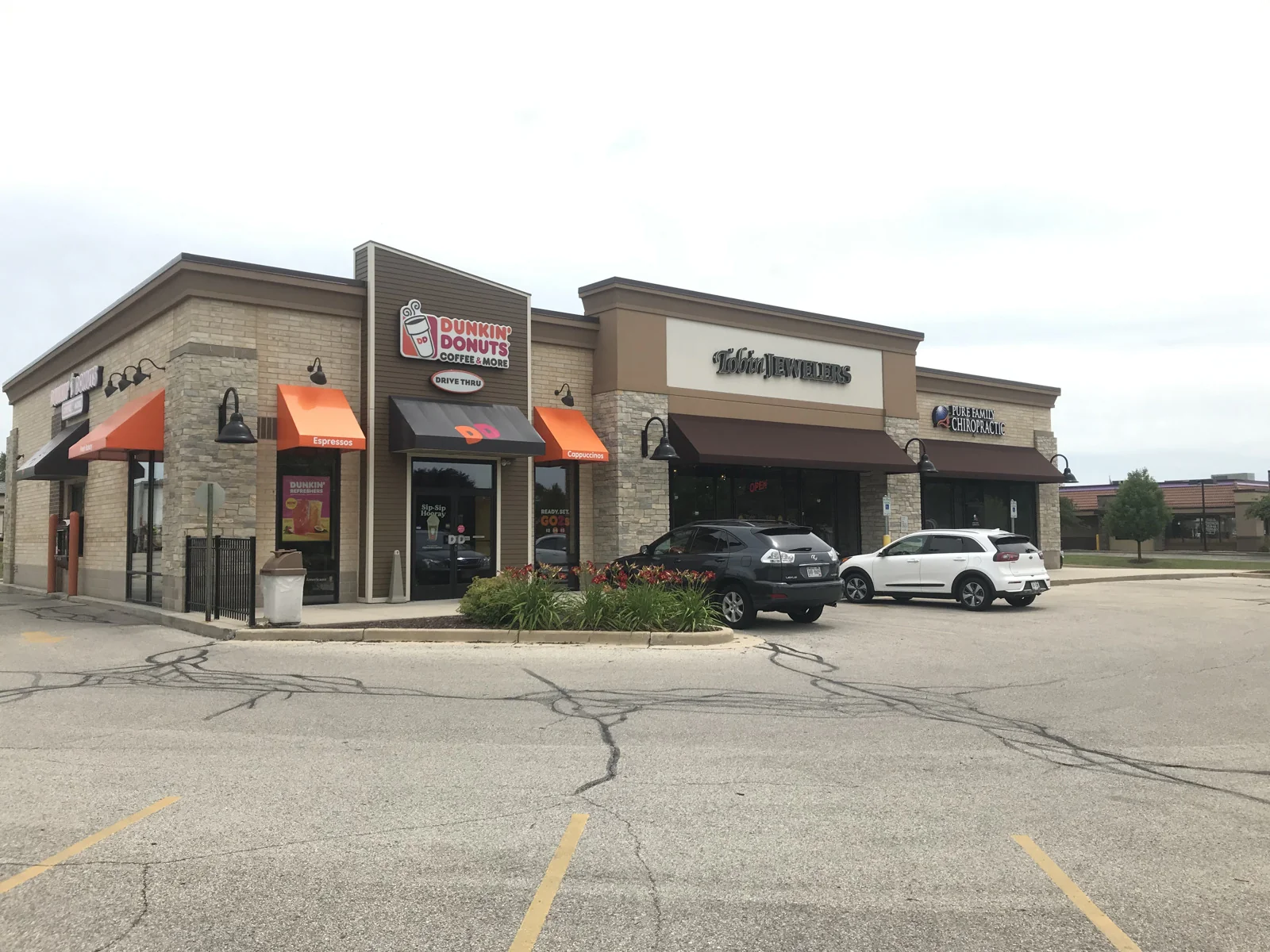 Sendik’s New Berlin Plaza Outlot Center