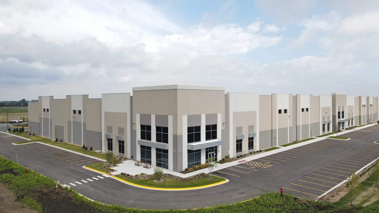 Algonquin Corporate Center - Building 1 — Sale in Algonquin, IL, photo 1 of 1