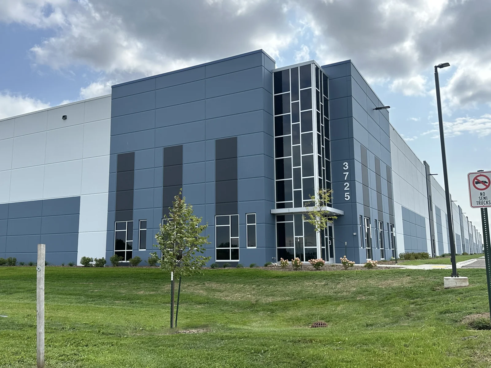 Building 2: Southpoint Commerce Park