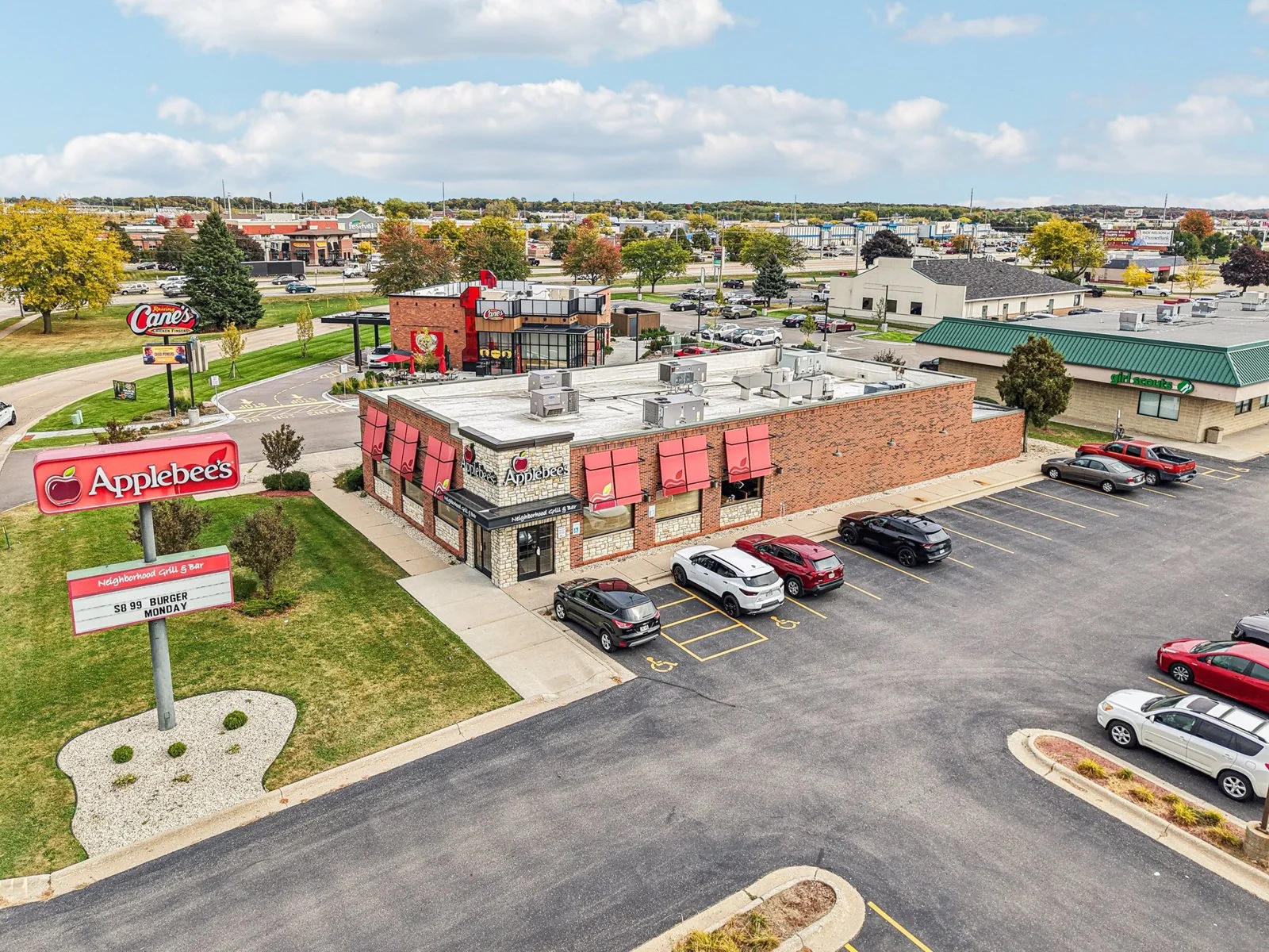 Freestanding Single Tenant Building | 4,661 SF — Lease in Janesville, WI, photo 1 of 8