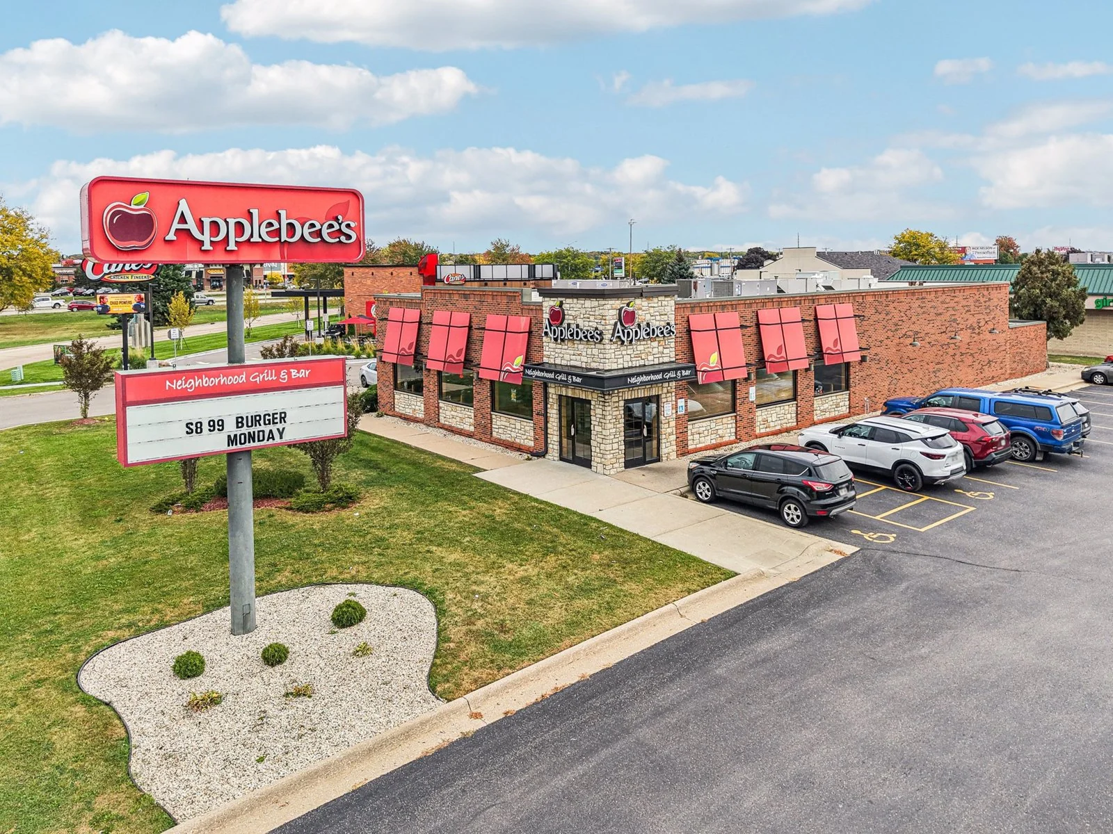 Freestanding Single Tenant Building | 4,661 SF — Lease in Janesville, WI, photo 2 of 8