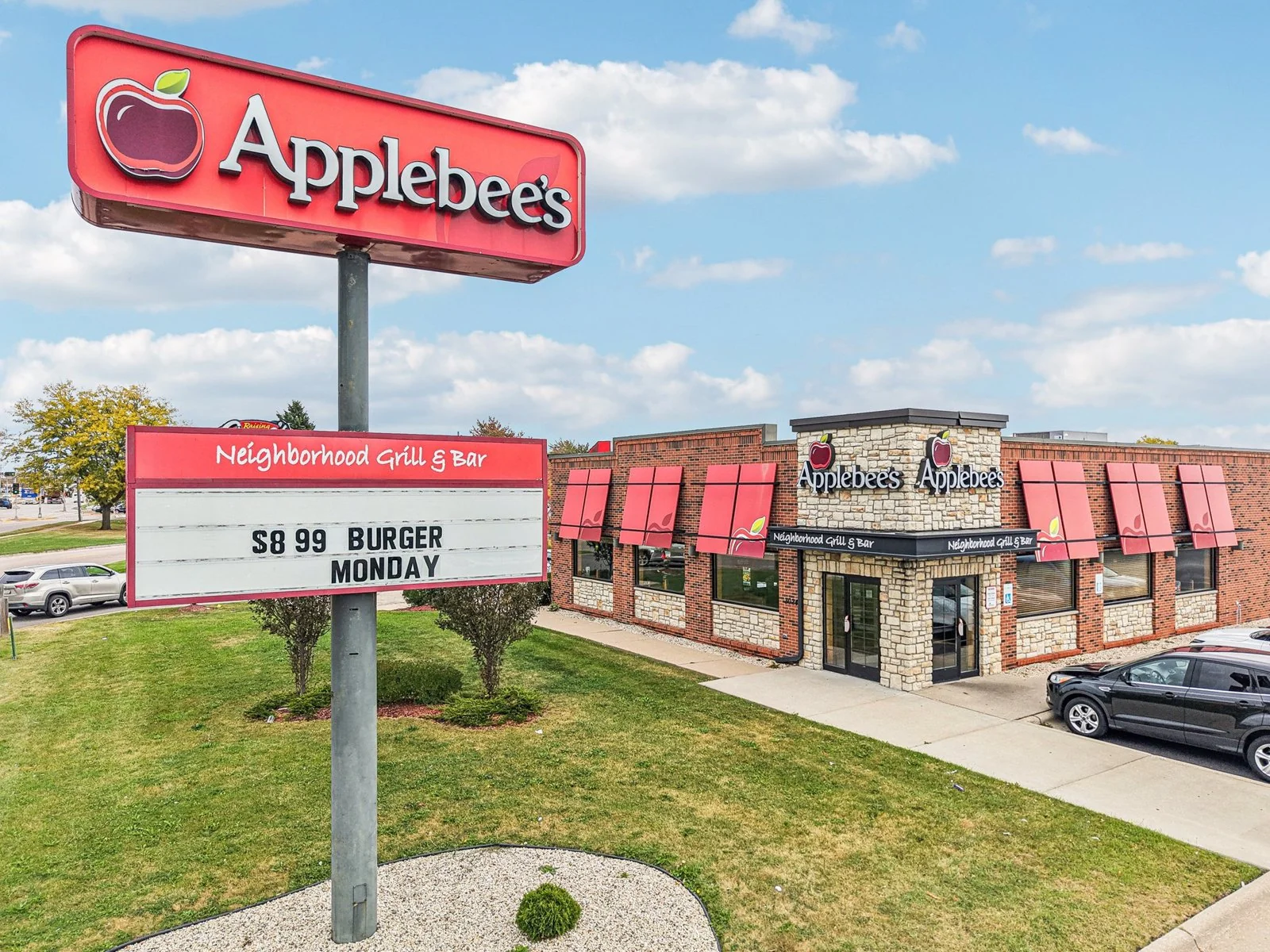 Freestanding Single Tenant Building | 4,661 SF — Lease in Janesville, WI, photo 3 of 8