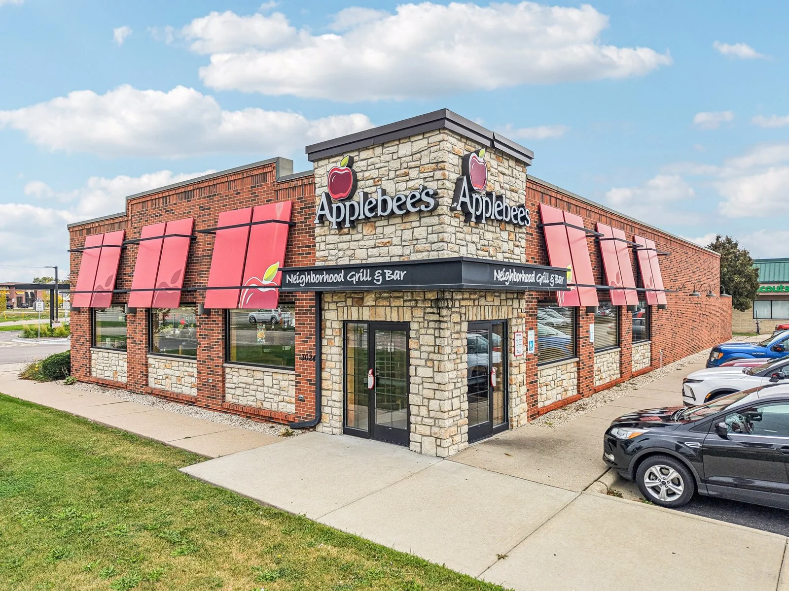 Freestanding Single Tenant Building | 4,661 SF — Lease in Janesville, WI, photo 4 of 8