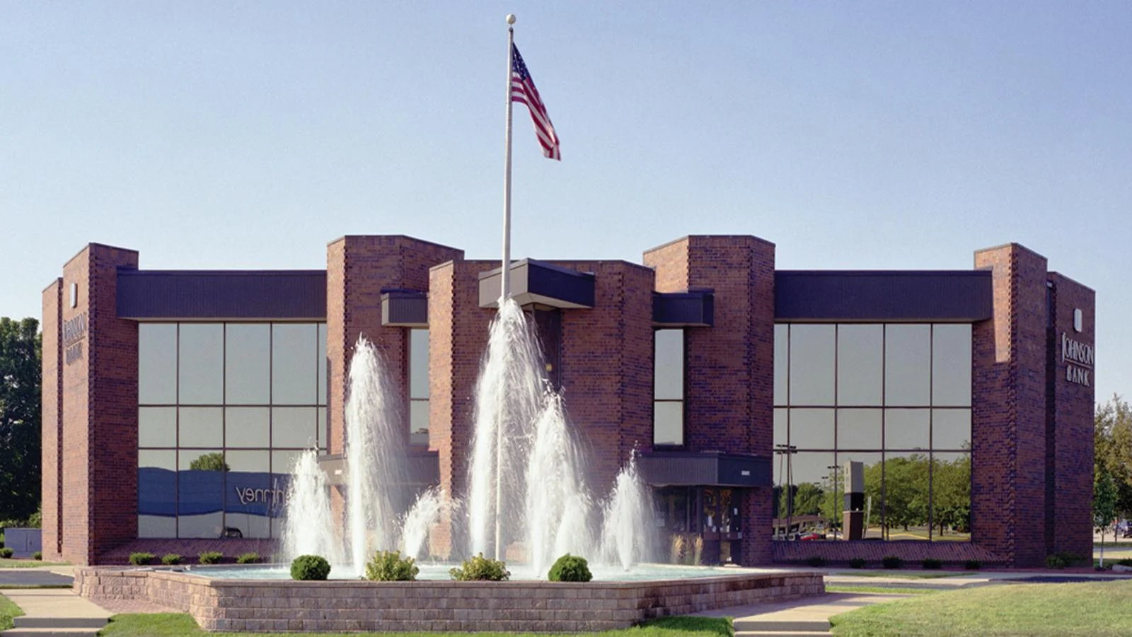 Johnson Bank Office Space, Janesville, WI — Lease in Janesville, WI, photo 1 of 1