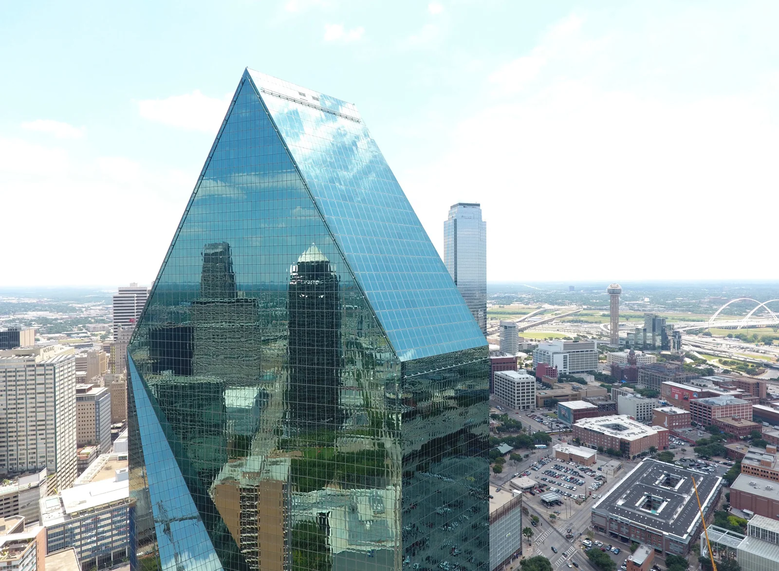 Fountain Place - photo 1 - Dallas, TX