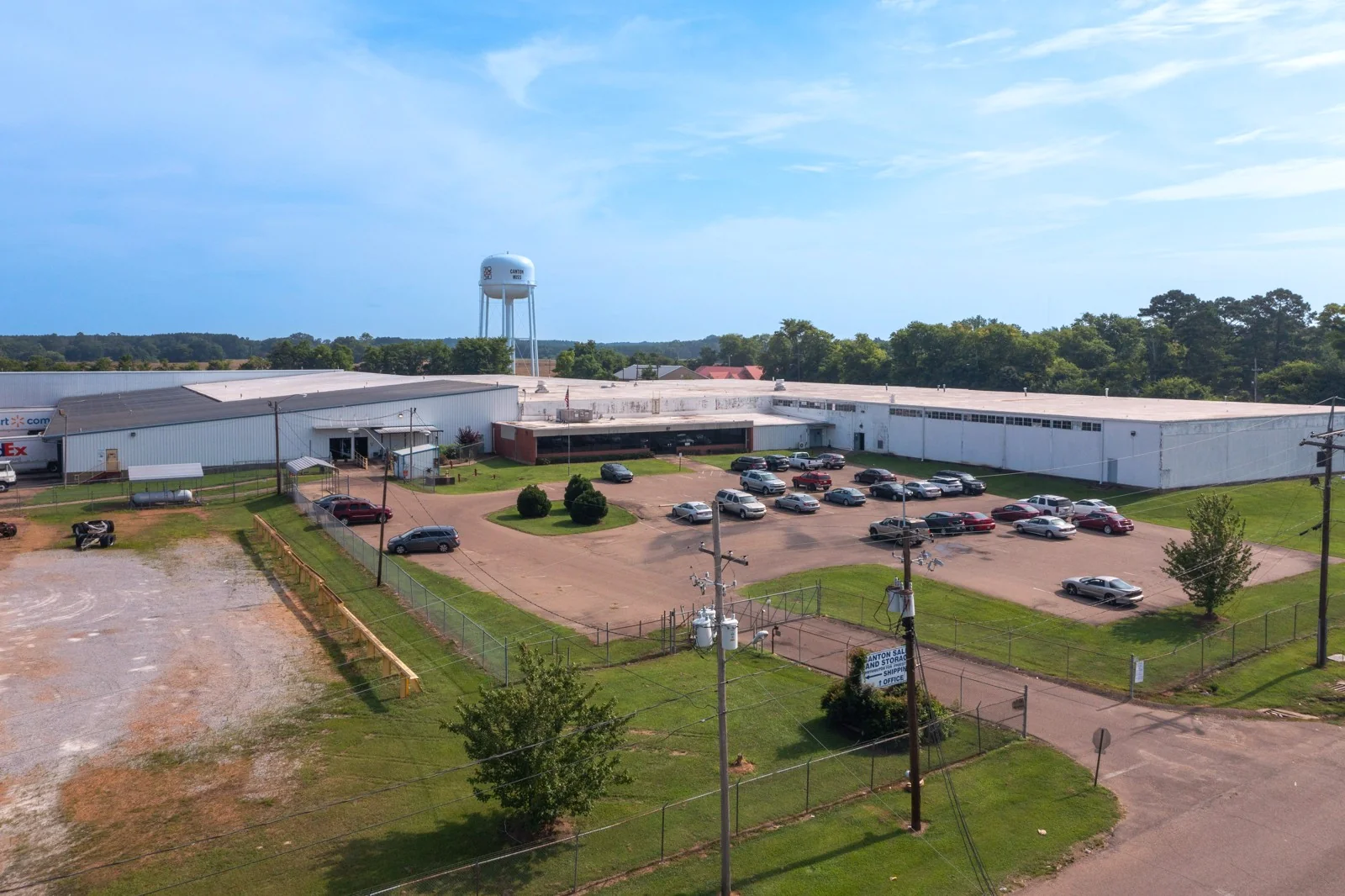 555 Matthews St — Lease in Canton, MS, photo 3 of 8