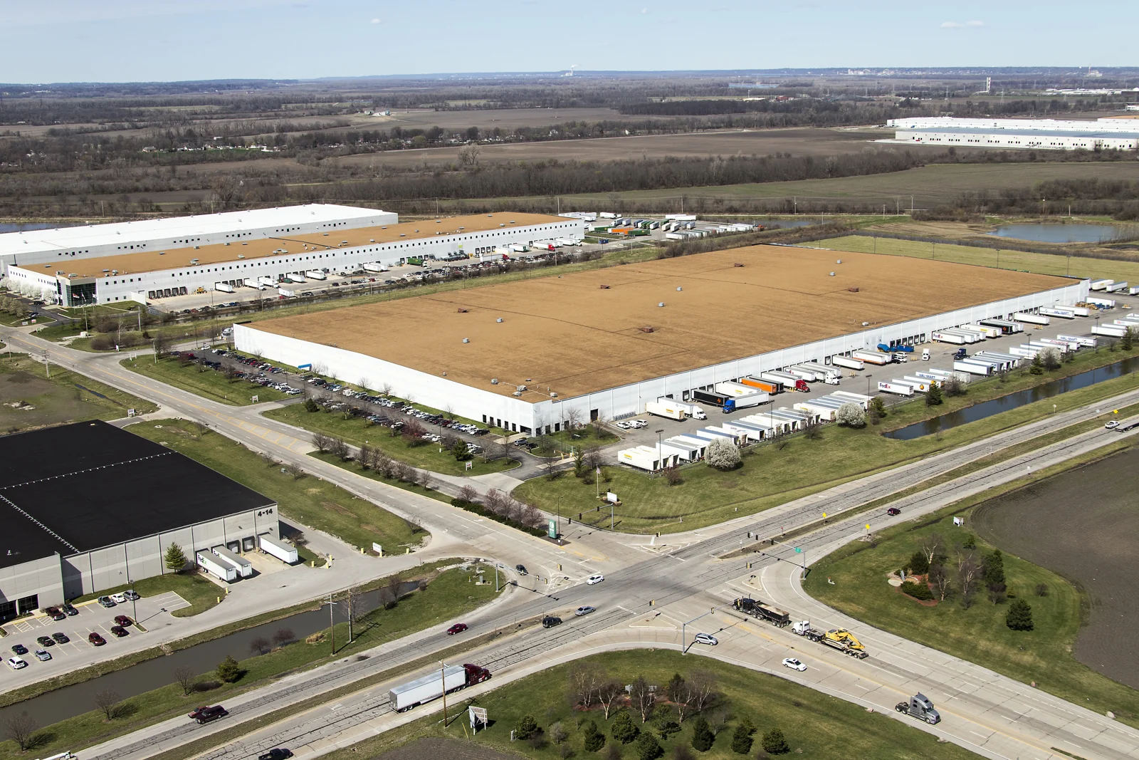 Gateway 1 Distribution Center - photo 1 - Edwardsville, IL