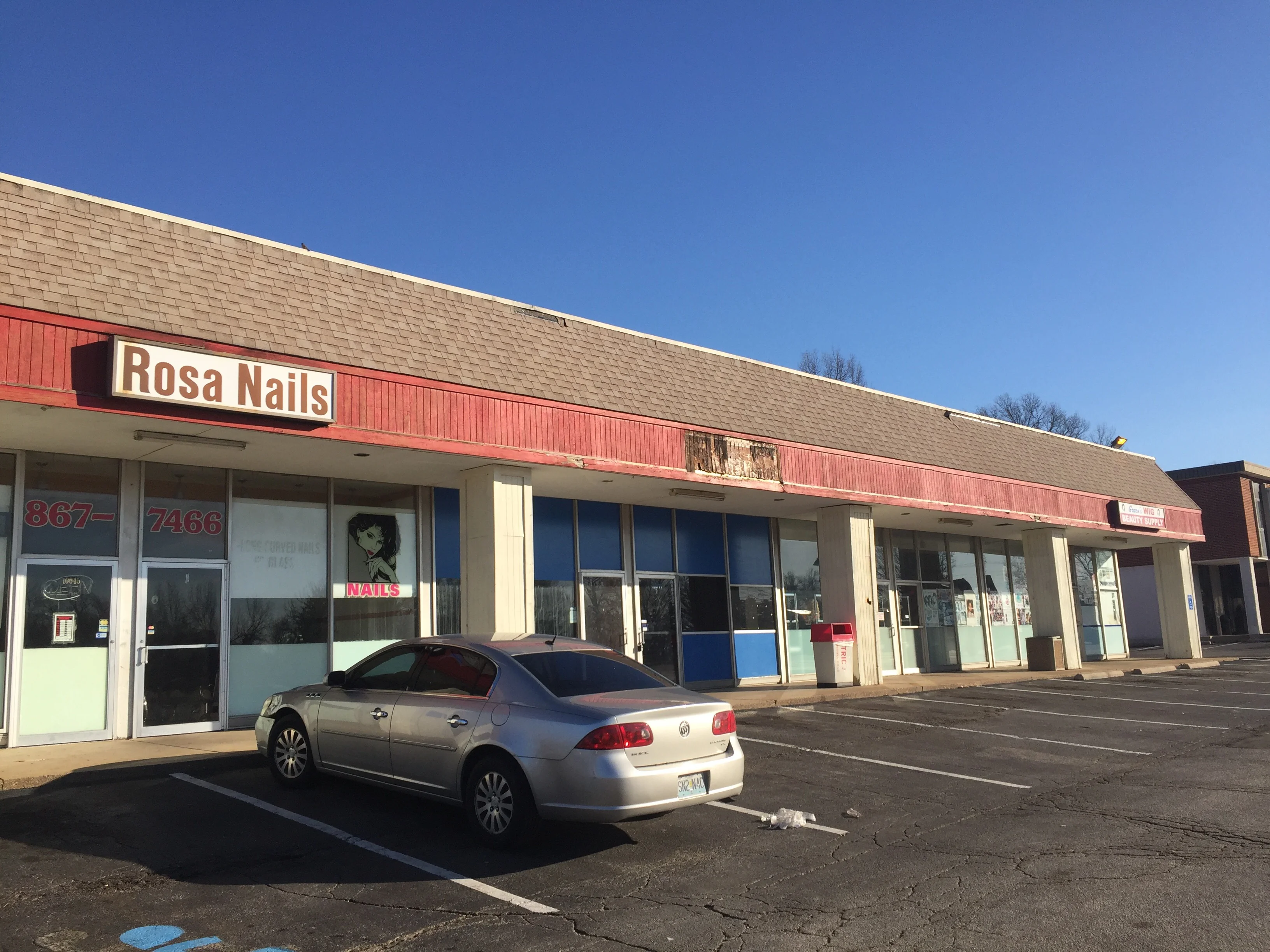 Bissell Hills Shopping Center — Lease in St. Louis, MO, photo 2 of 3