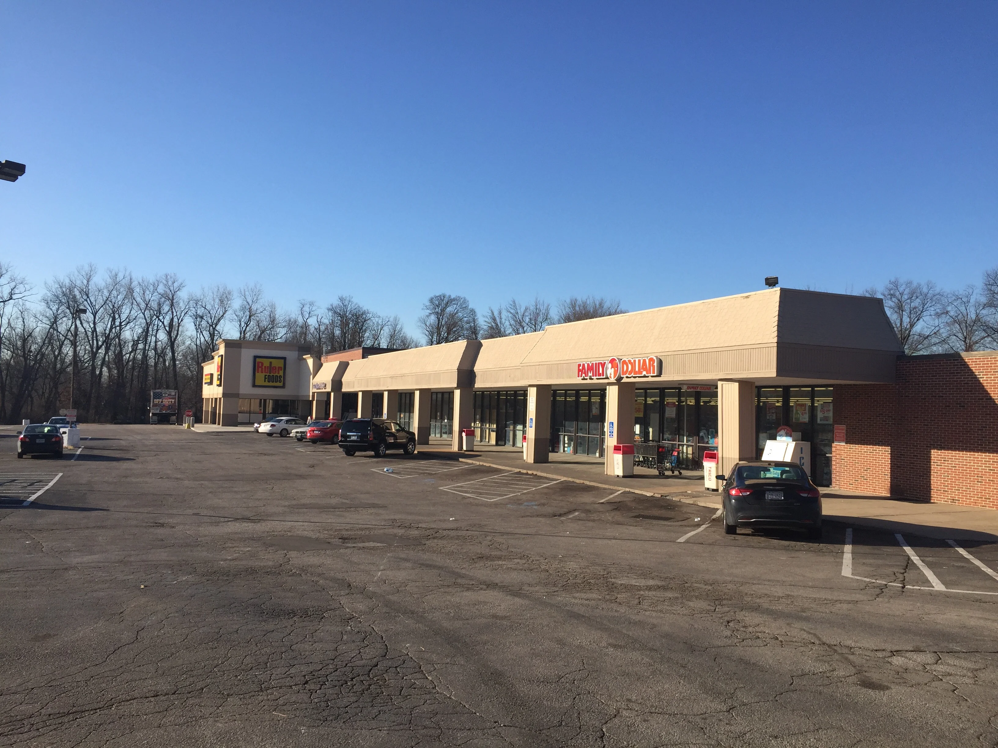 Bissell Hills Shopping Center — Lease in St. Louis, MO, photo 3 of 3