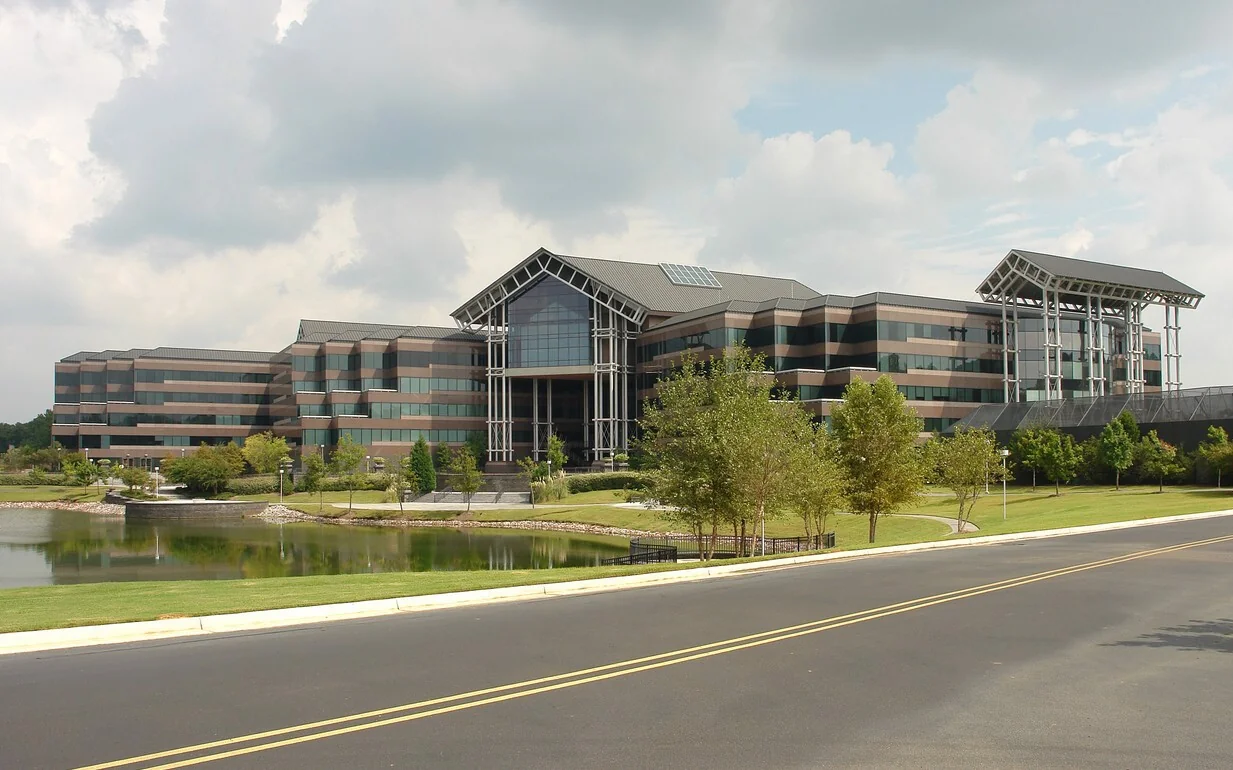 SOUTH POINTE BUSINESS PARK — Lease in Clinton, MS, photo 1 of 7