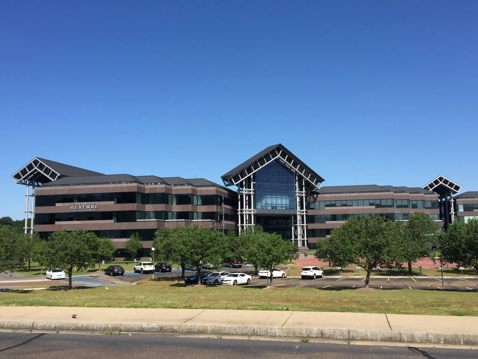 SOUTH POINTE BUSINESS PARK — Lease in Clinton, MS, photo 3 of 7