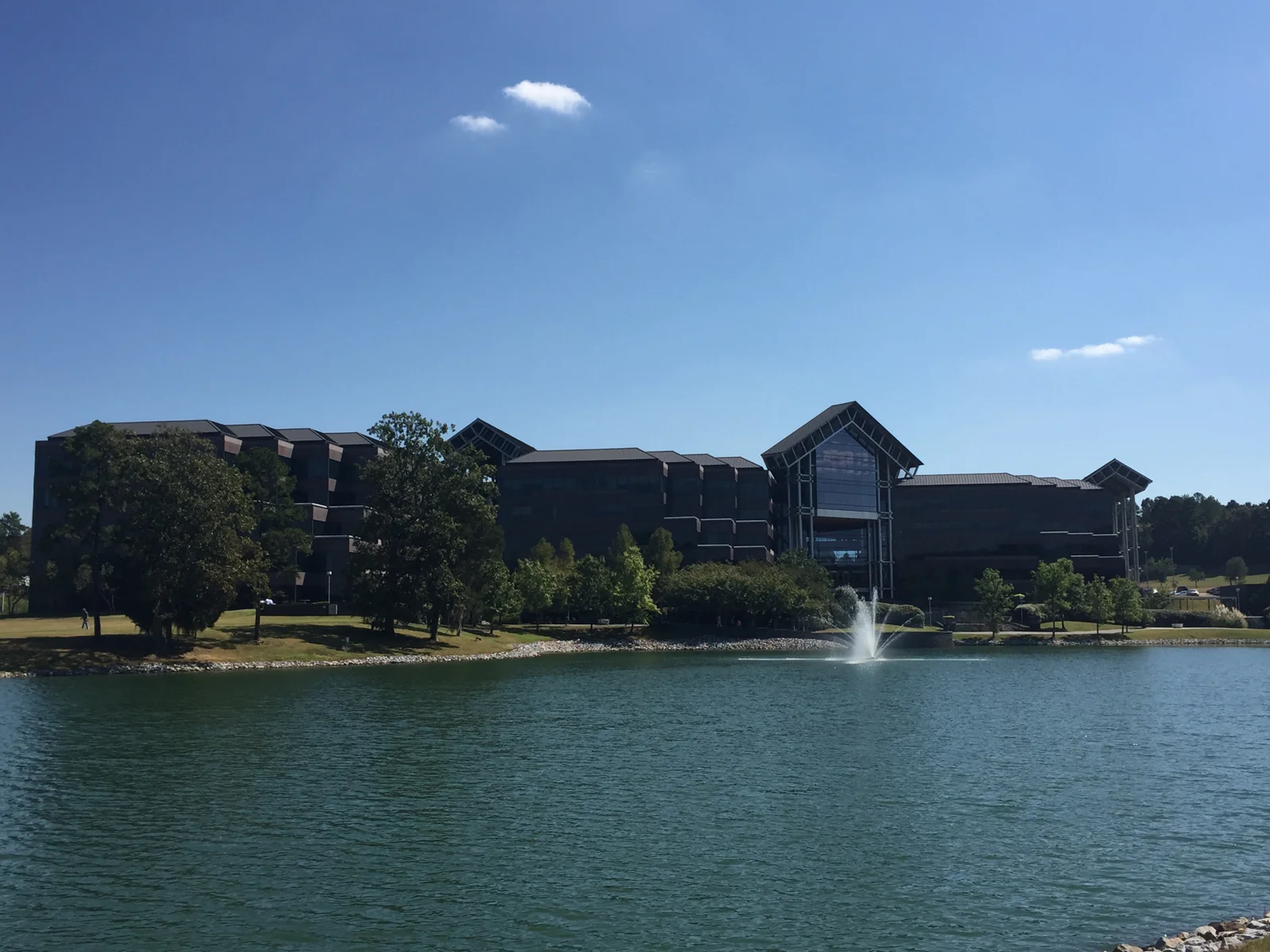 SOUTH POINTE BUSINESS PARK — Lease in Clinton, MS, photo 4 of 7