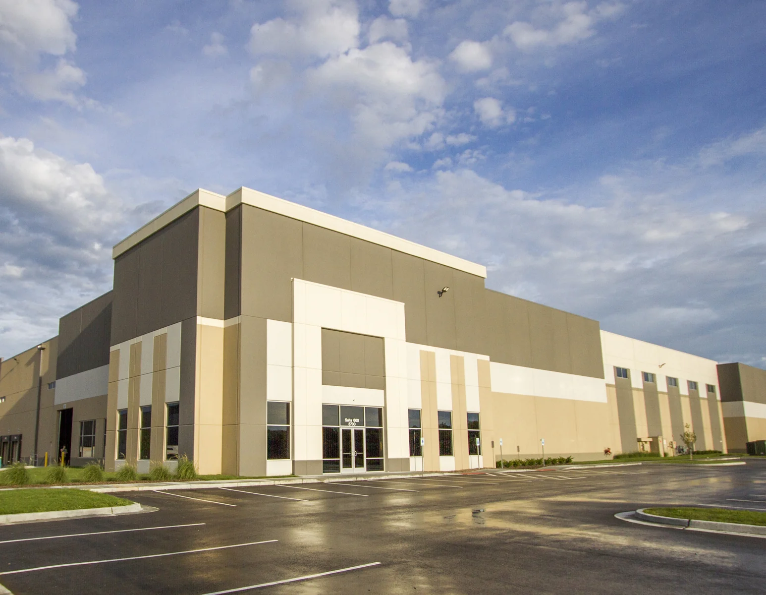 Hazelwood TradePort Building 7 — Lease in Hazelwood, MO, photo 1 of 1