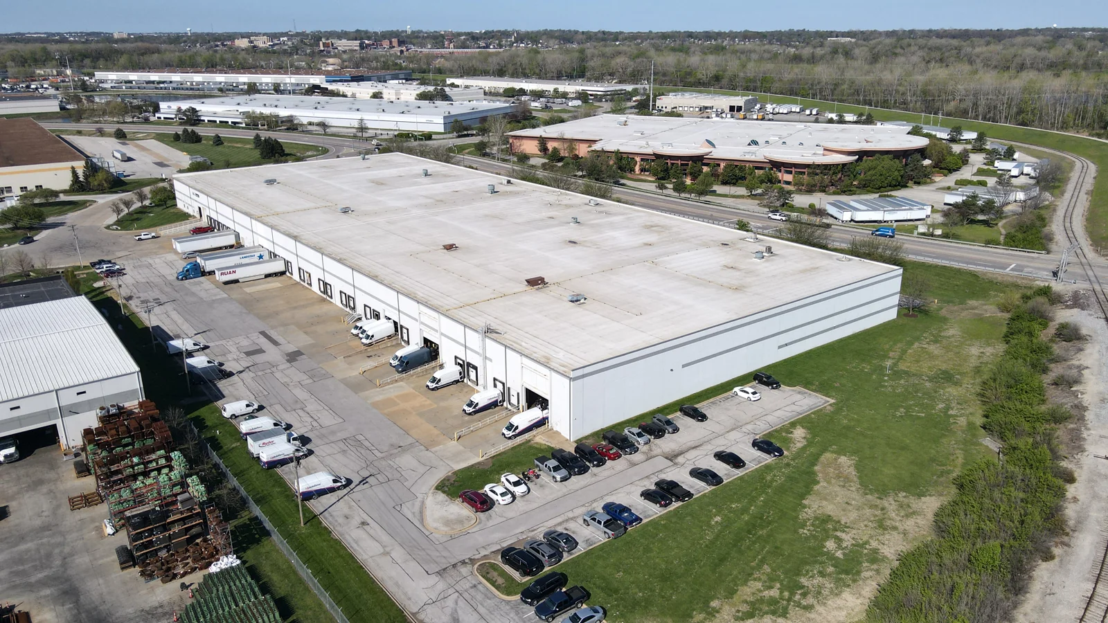 Industrial in Bridgeton, MO — Lease in Bridgeton, MO, photo 2 of 2