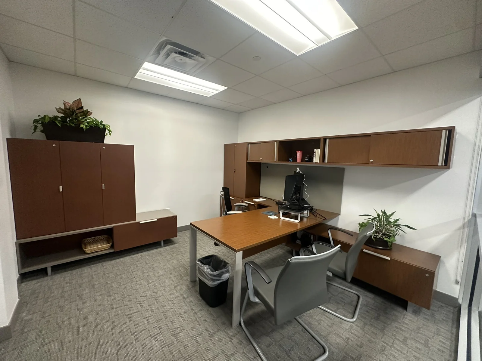Office in Baton Rouge, LA - photo 4 - Baton Rouge, LA