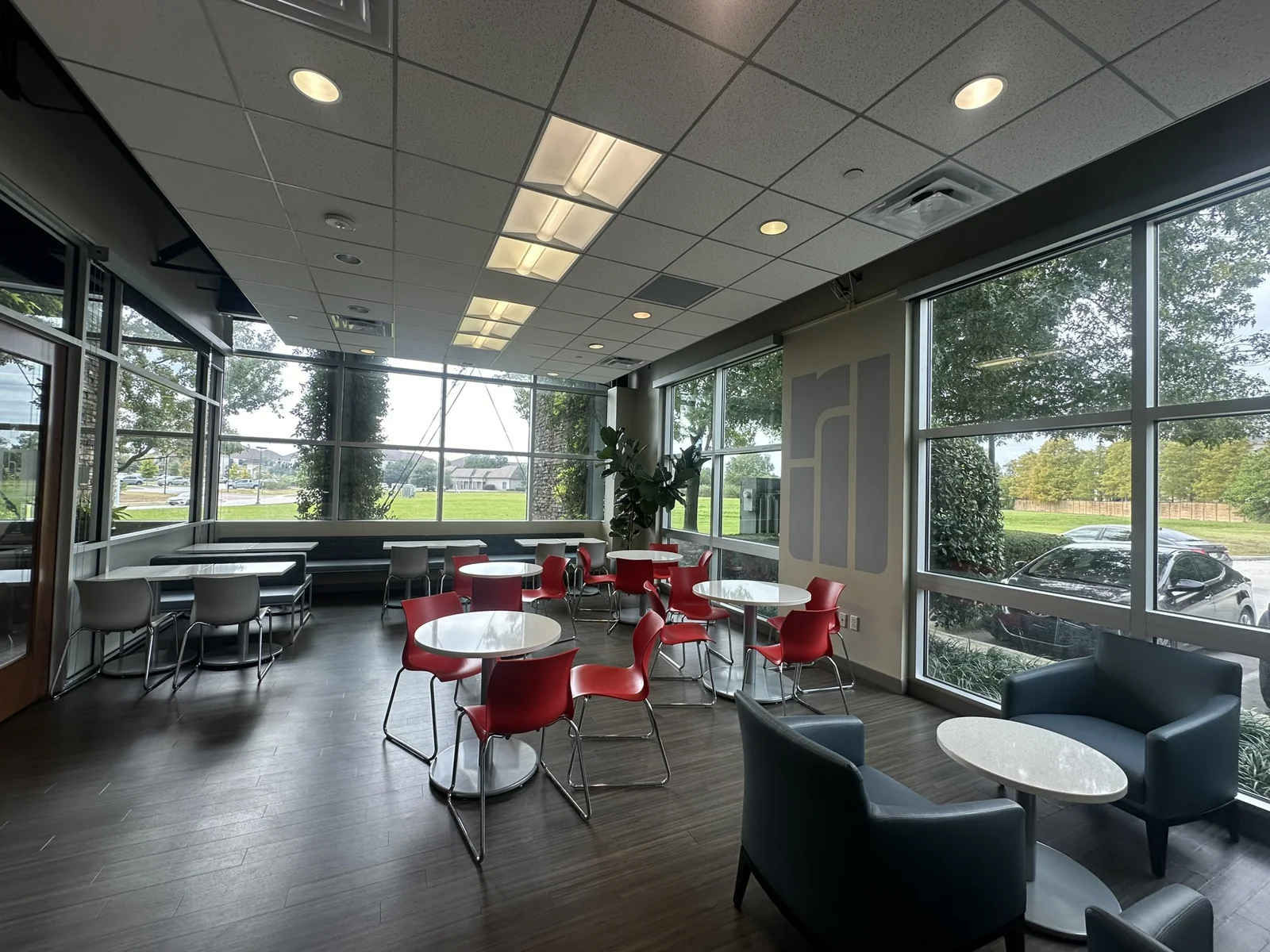 Office in Baton Rouge, LA - photo 10 - Baton Rouge, LA