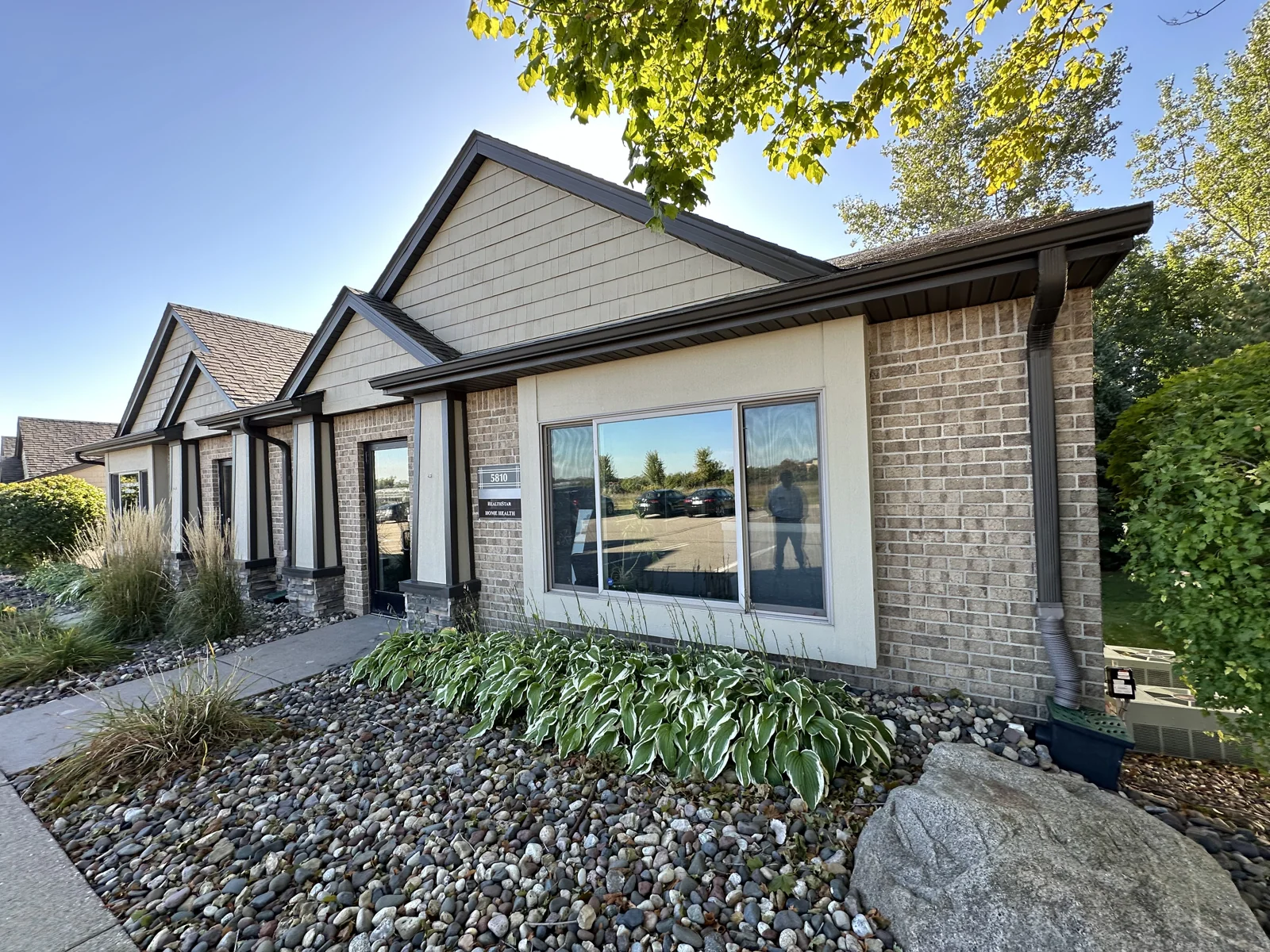5810 Blackshire Path - photo 1 - Inver Grove Heights, MN