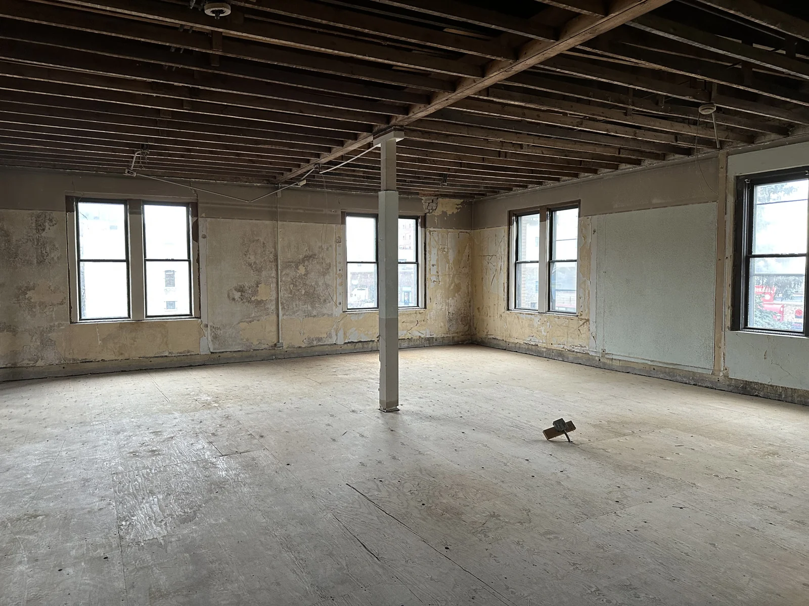 2429 University Avenue - photo 3 - Saint Paul, MN