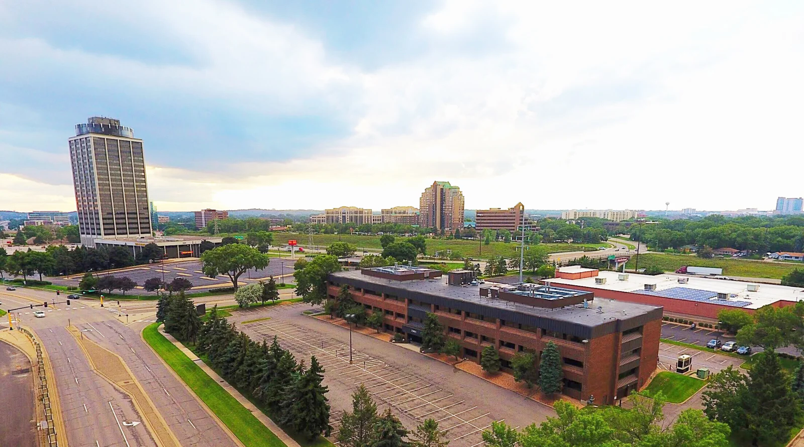 Xerxes Plaza — Lease in Bloomington, MN, photo 1 of 2