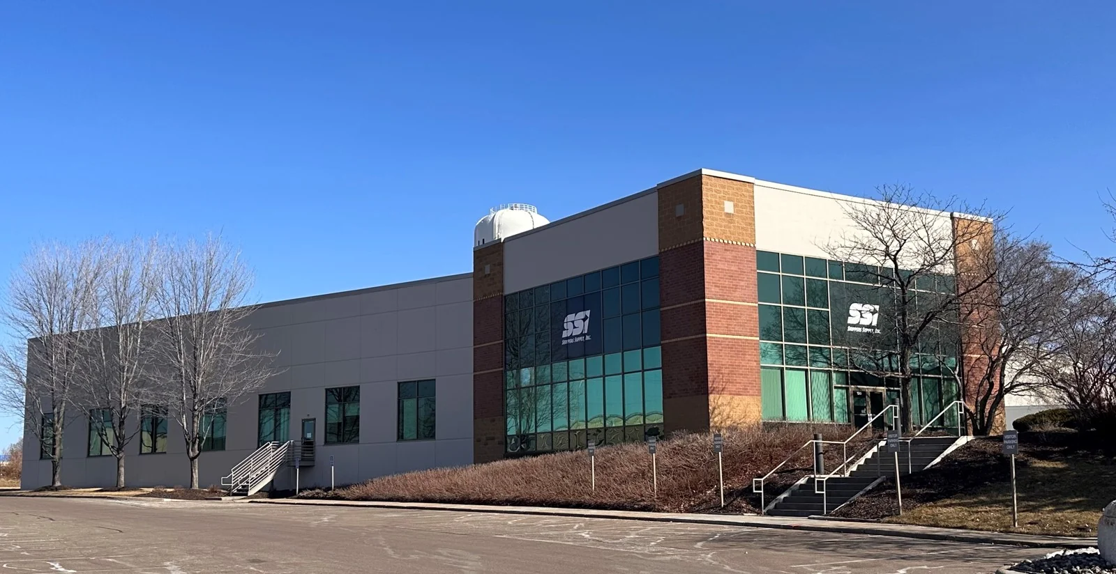 Cornerstone Business Center North — Lease in Hopkins, MN, photo 1 of 1