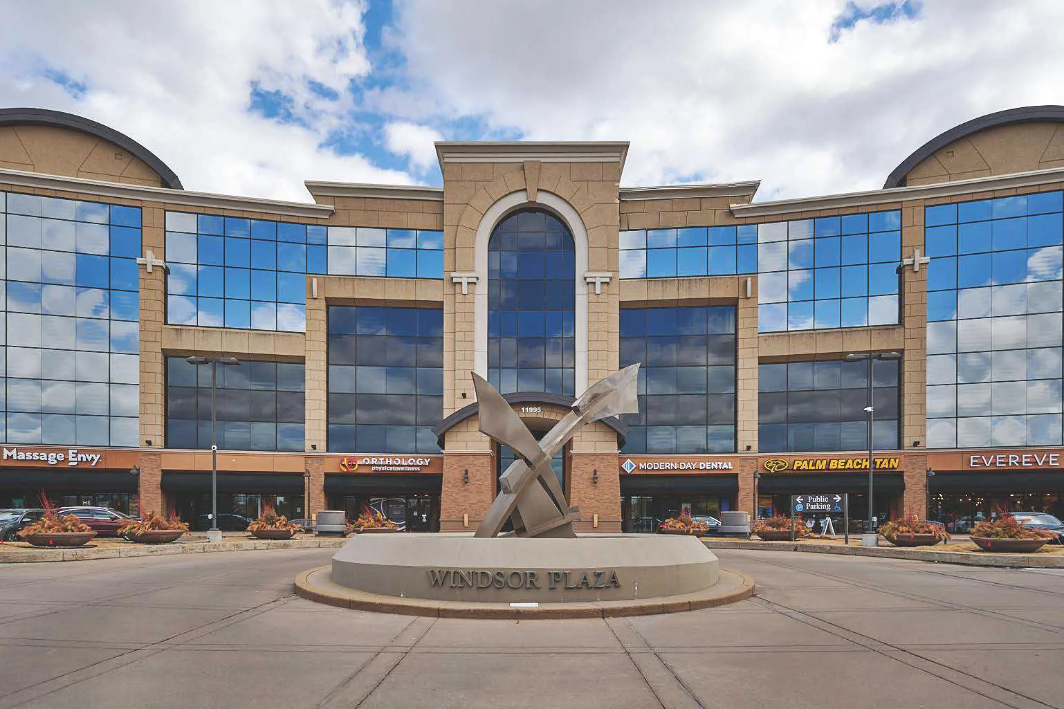Windsor Plaza — Lease in Eden Prairie, MN, photo 1 of 8