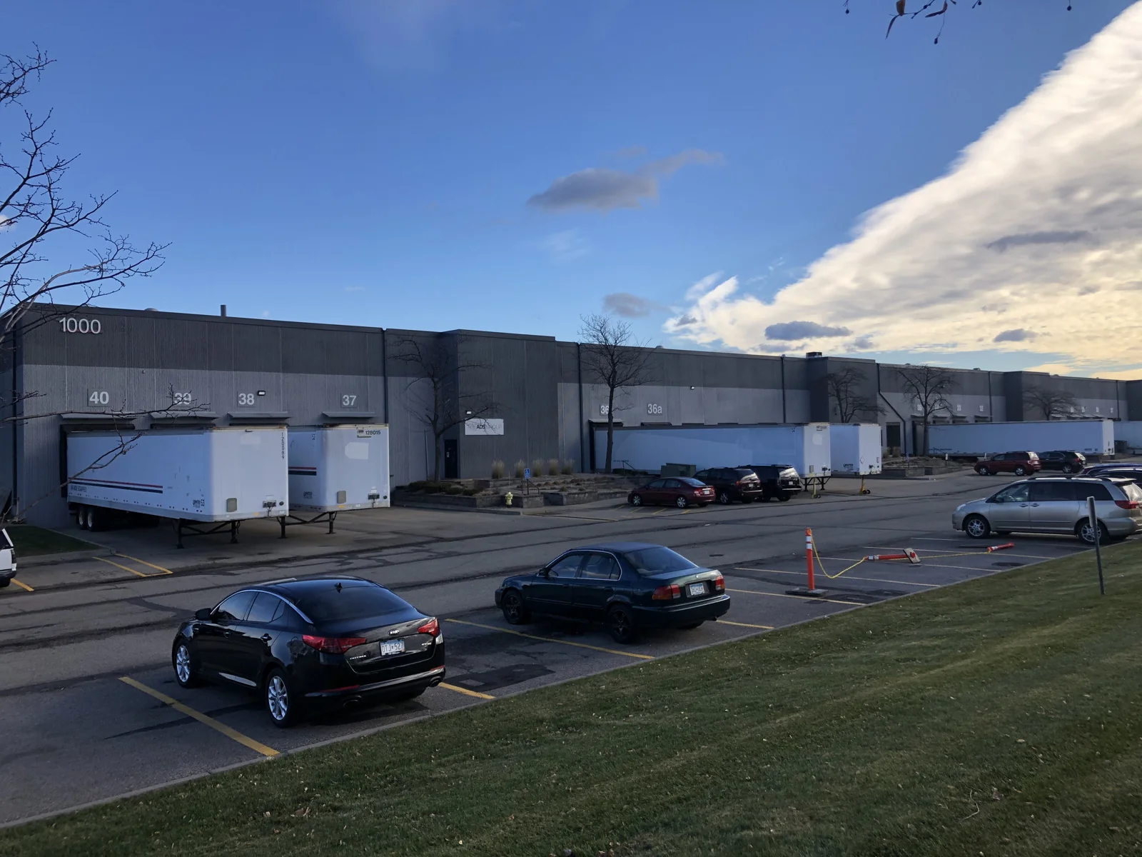 Berkshire Distribution Center — Lease in Plymouth, MN, photo 2 of 2