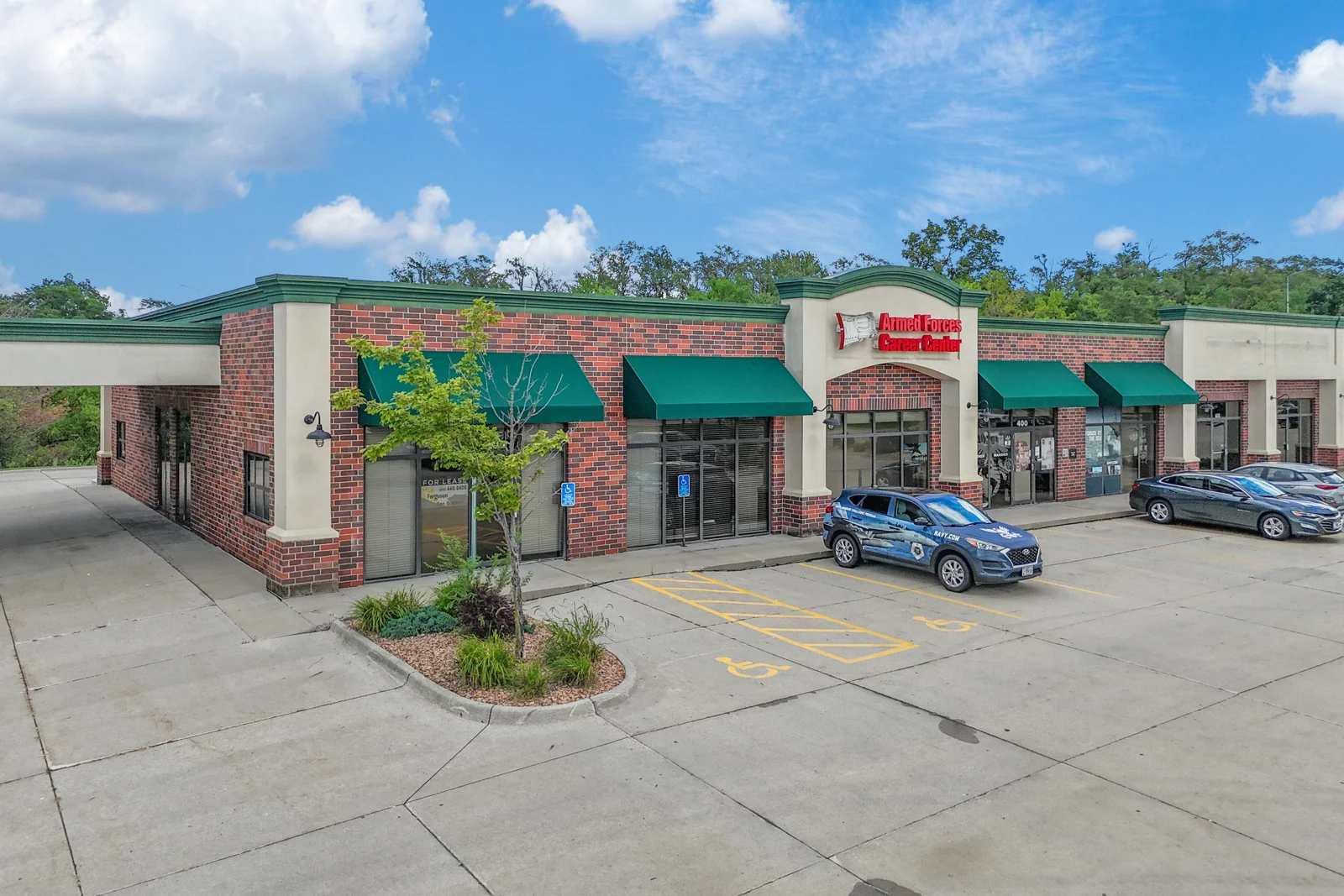 Stoney Pointe - retail in Des Moines, IA