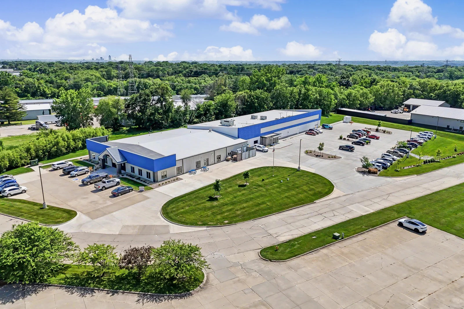 Industrial in Des Moines, IA — Sale in Des Moines, IA, photo 2 of 3