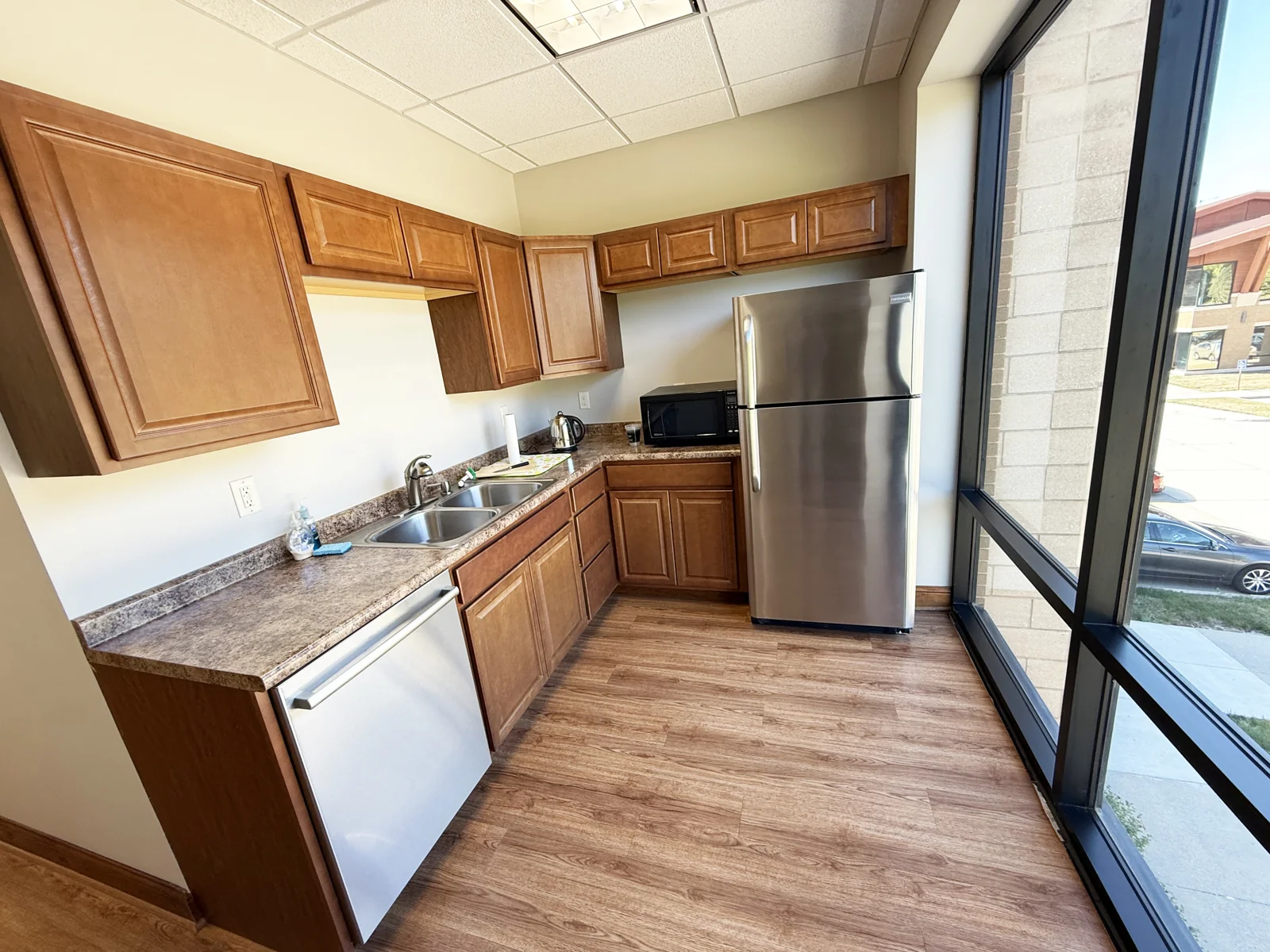 Clive Office Sublease — Lease in Clive, IA, photo 2 of 3