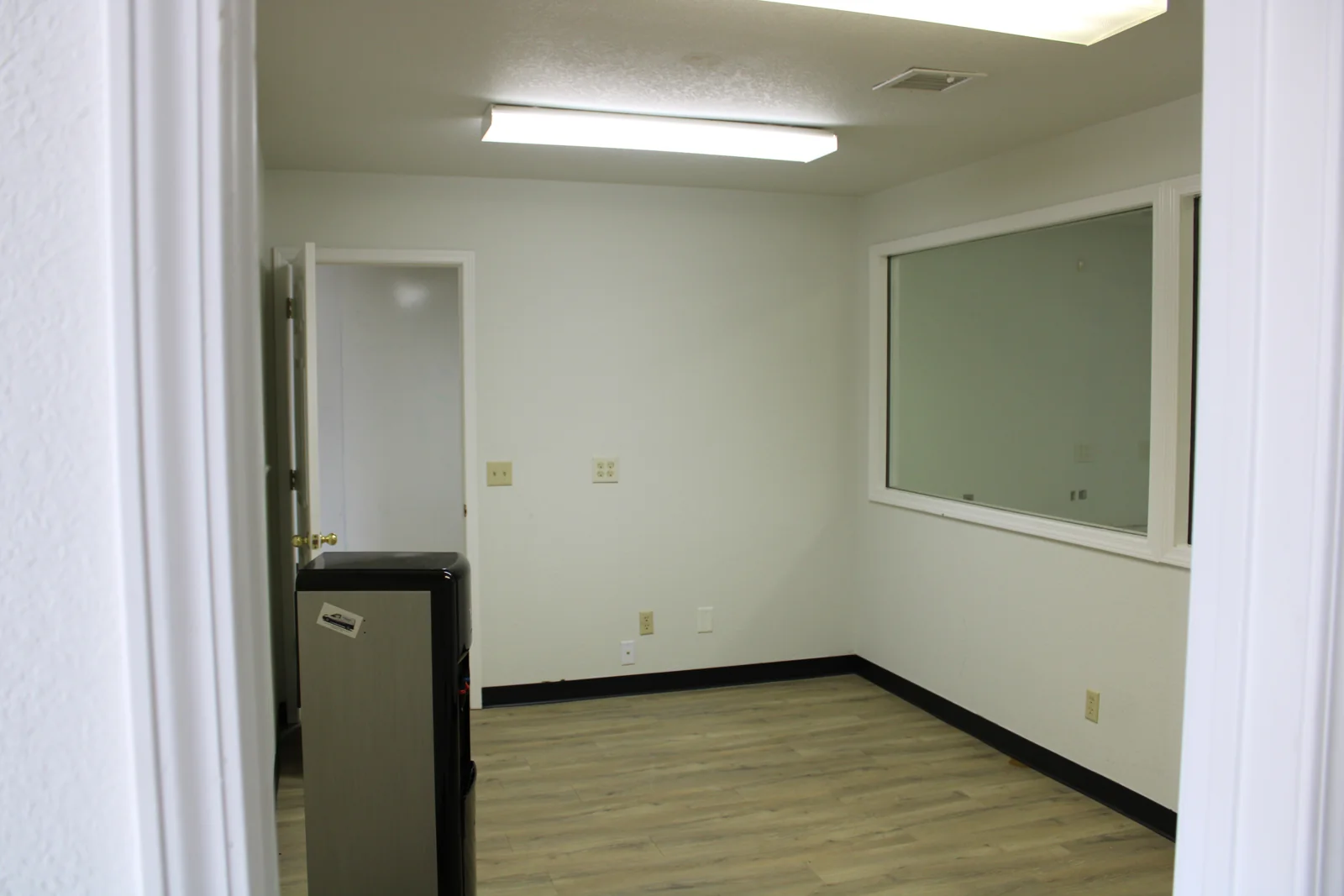 Lab/Flex/Industrial Space For Lease — Lease in Springdale, AR, photo 5 of 6